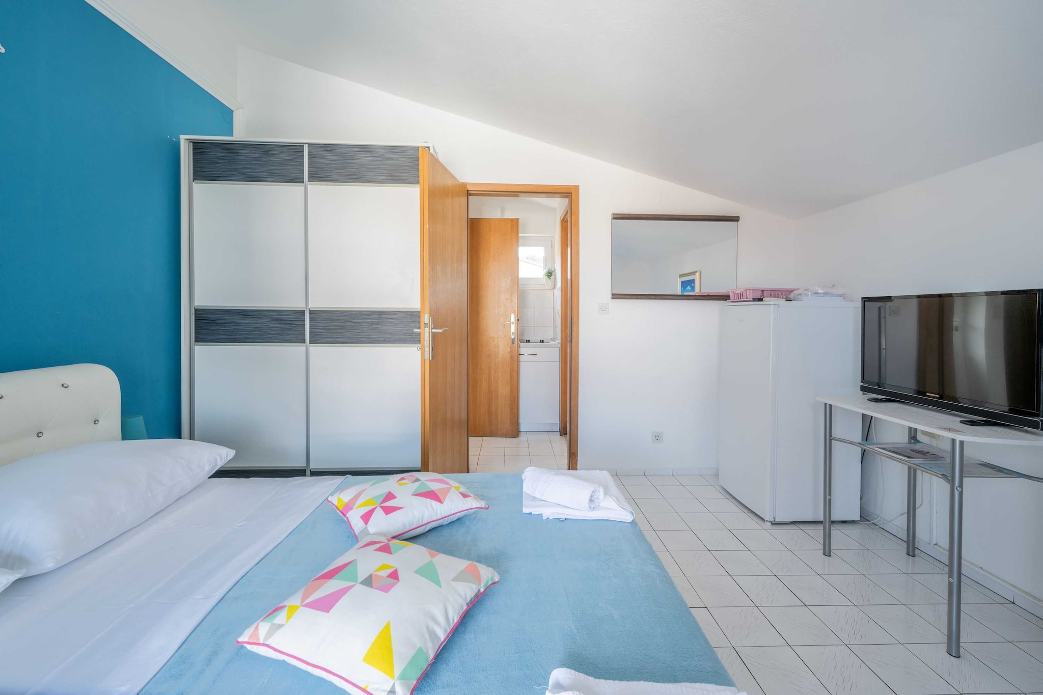 LaidBack Apartments - Standard One Bedroom Apartment with Balcony and Sea View (Azur)-Slaapkamer
