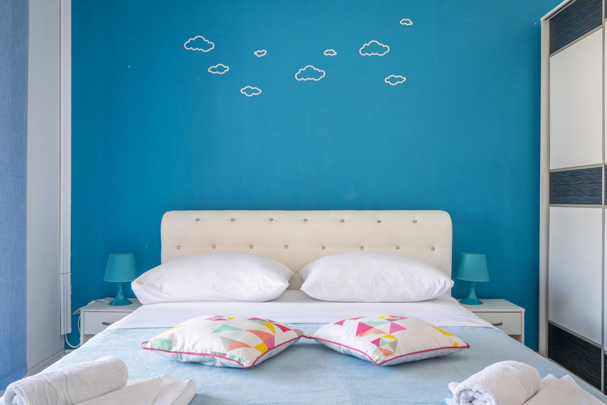 LaidBack Apartments - Standard One Bedroom Apartment with Balcony and Sea View (Azur)-Slaapkamer