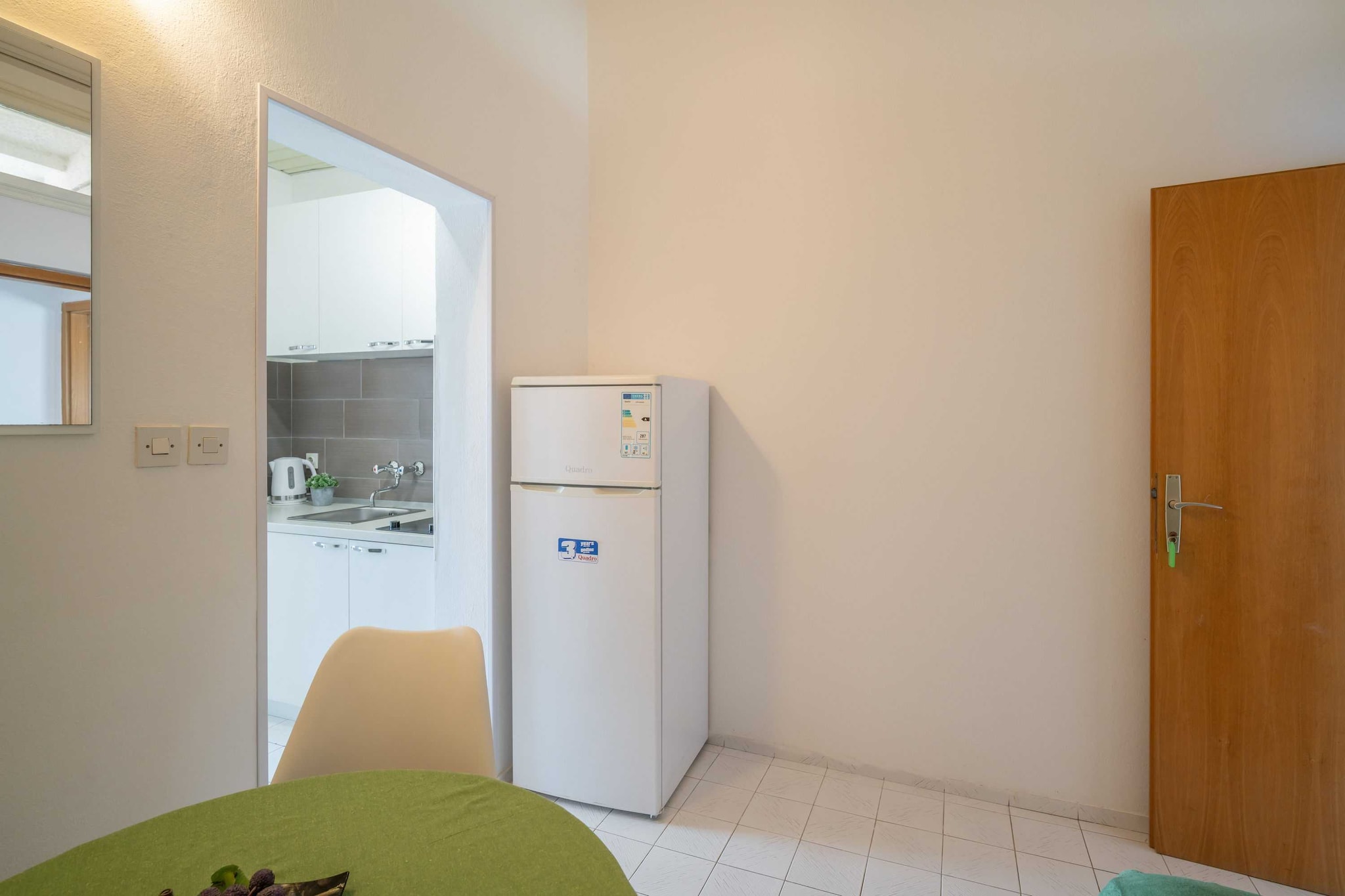 LaidBack Apartments - Comfort One Bedroom Apartment with Balcony and Sea View (Green)-Living room