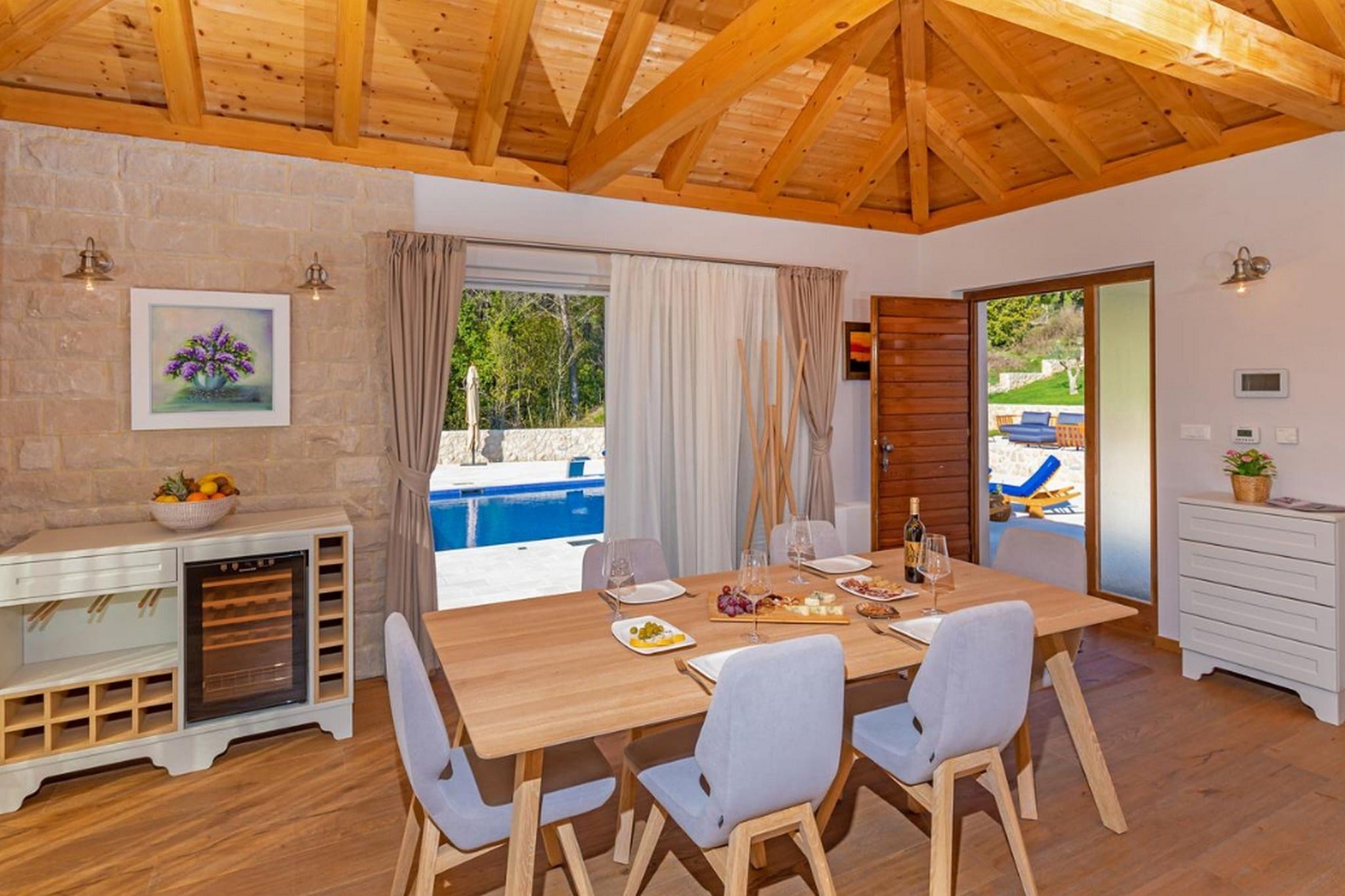 Villa Ivić-Two Bedroom Villa with Swimming Pool-Eetkamer