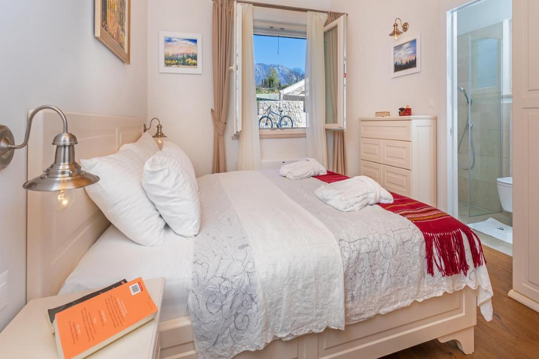 Villa Ivić-Two Bedroom Villa with Swimming Pool-Slaapkamer