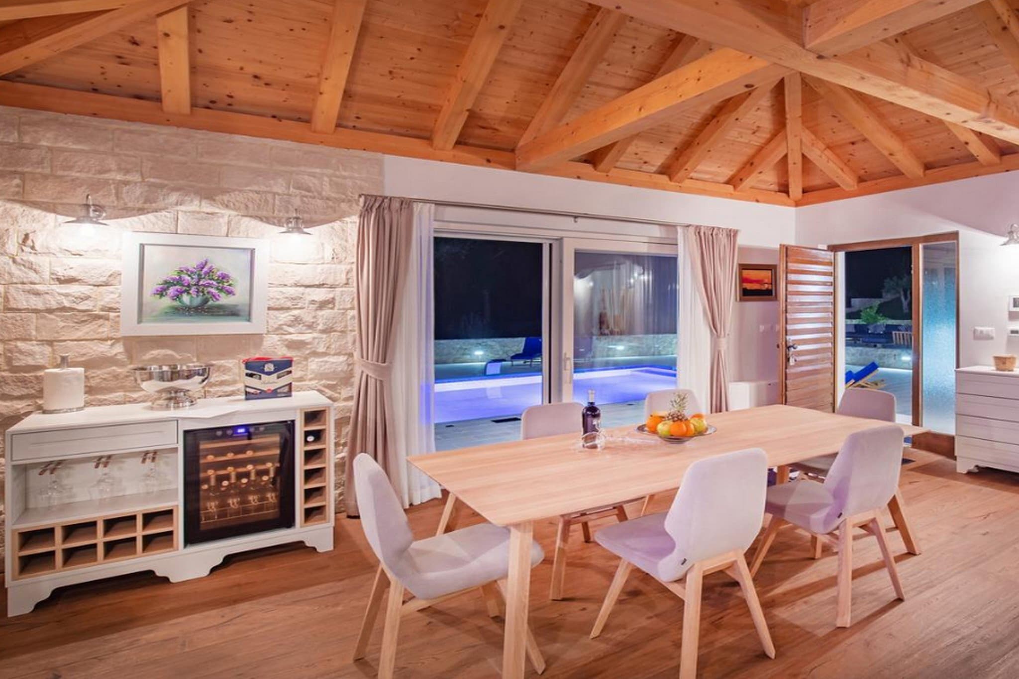Villa Ivić-Two Bedroom Villa with Swimming Pool-Eetkamer