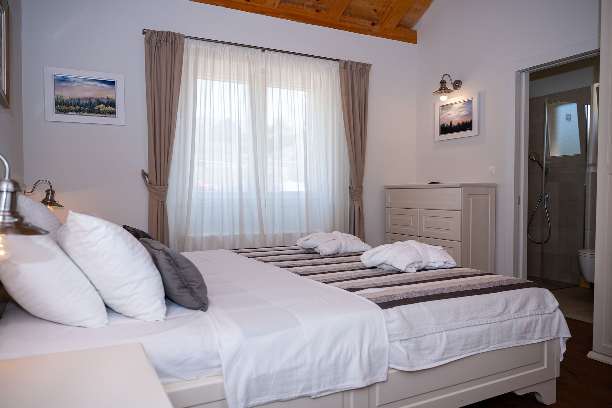 Villa Ivić-Two Bedroom Villa with Swimming Pool-Slaapkamer