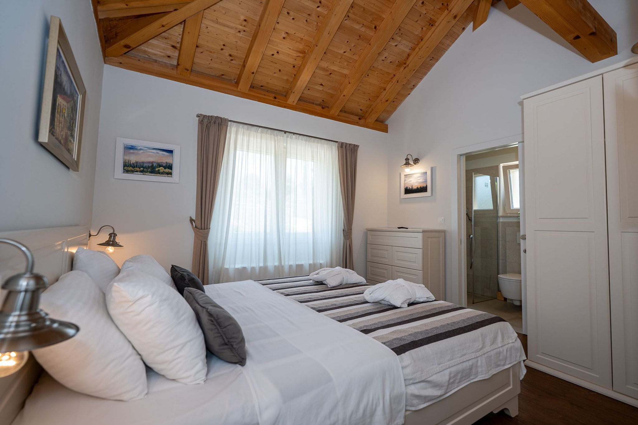 Villa Ivić-Two Bedroom Villa with Swimming Pool-Slaapkamer