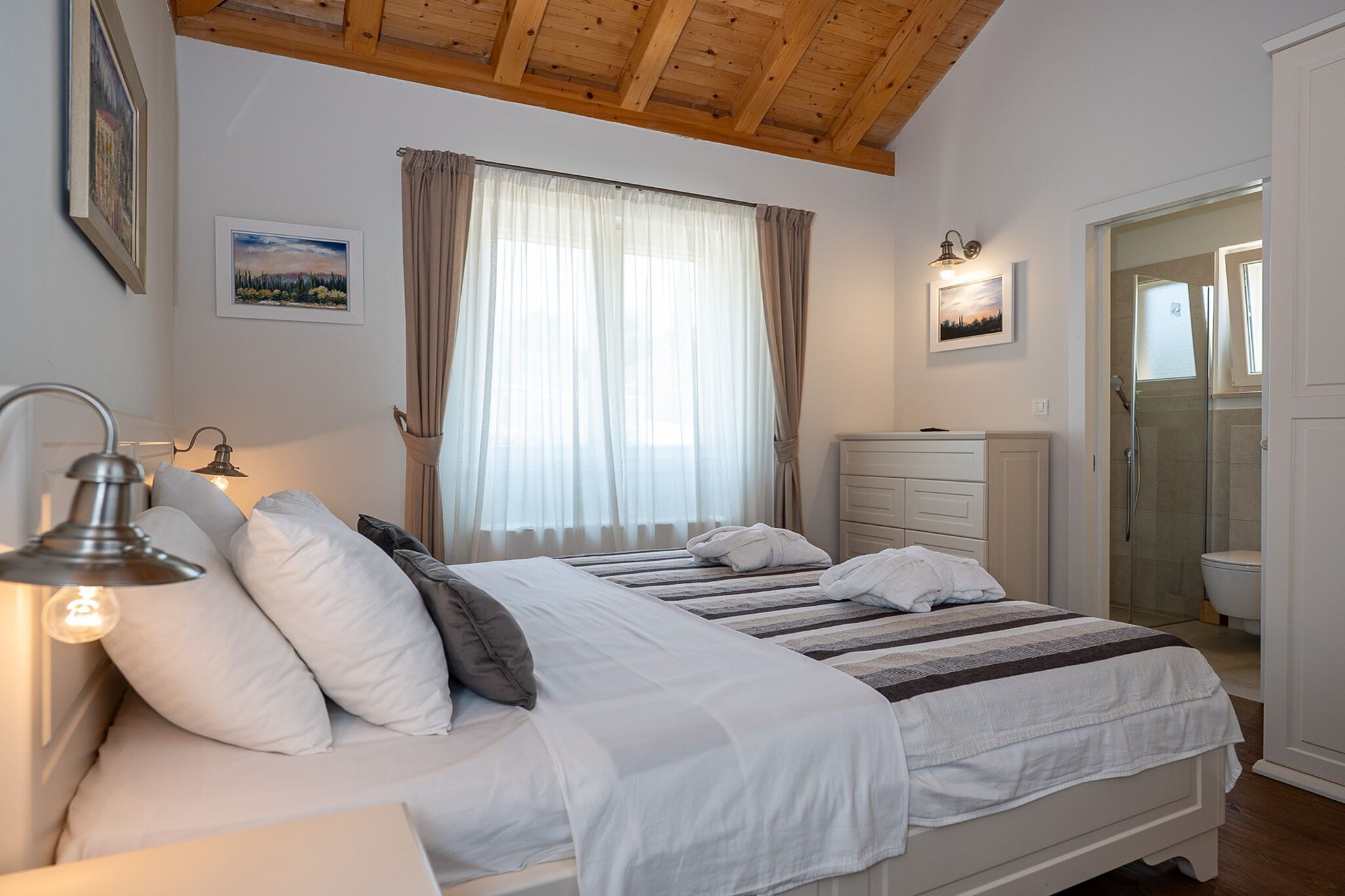 Villa Ivić-Two Bedroom Villa with Swimming Pool-Slaapkamer
