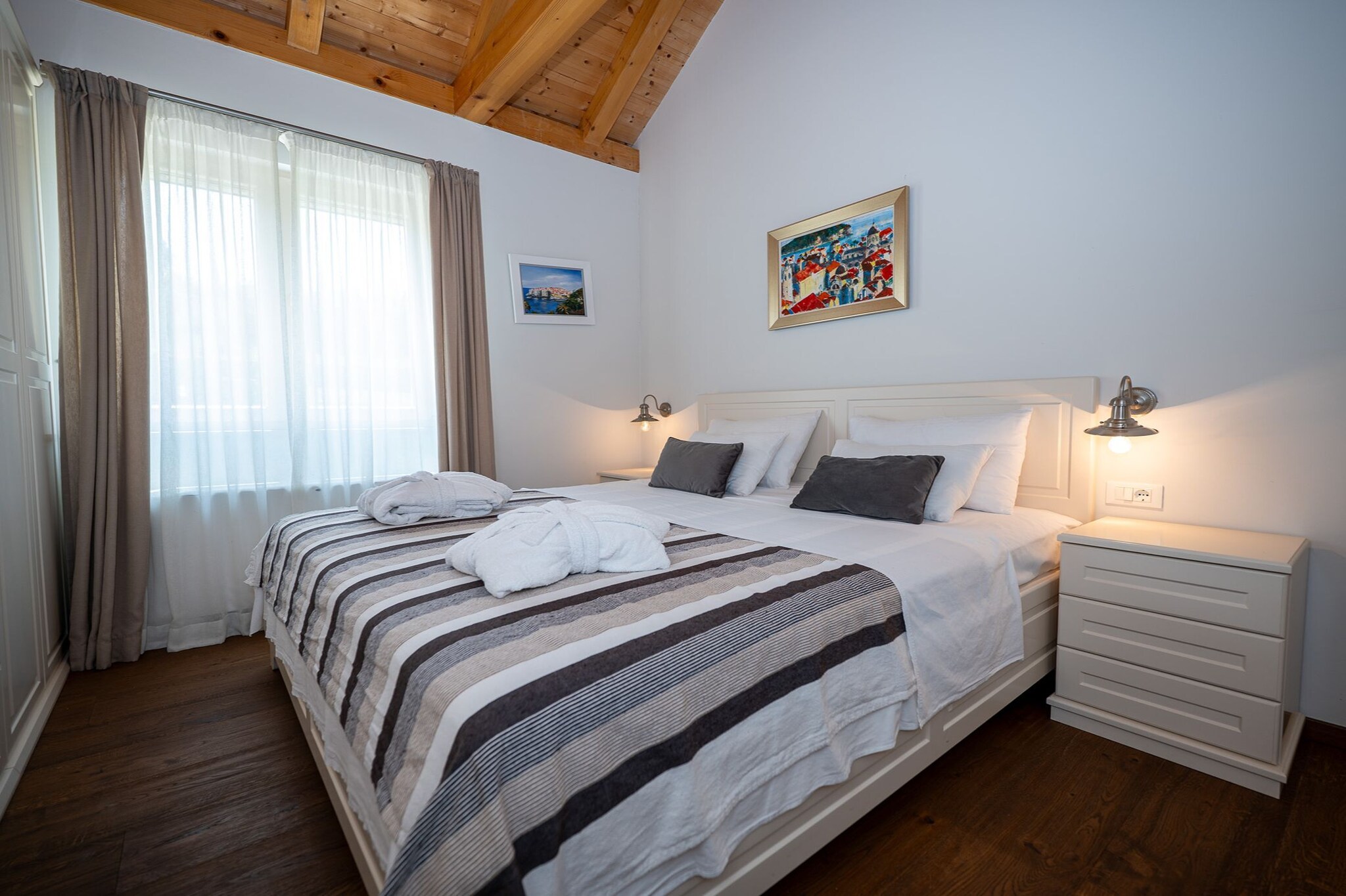 Villa Ivić-Two Bedroom Villa with Swimming Pool-Slaapkamer