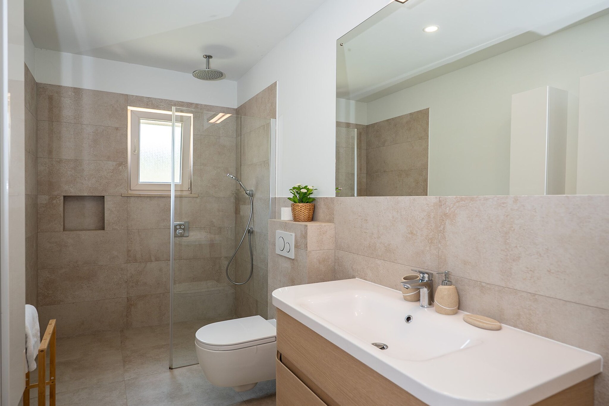 Villa Ivić-Two Bedroom Villa with Swimming Pool-Badkamer