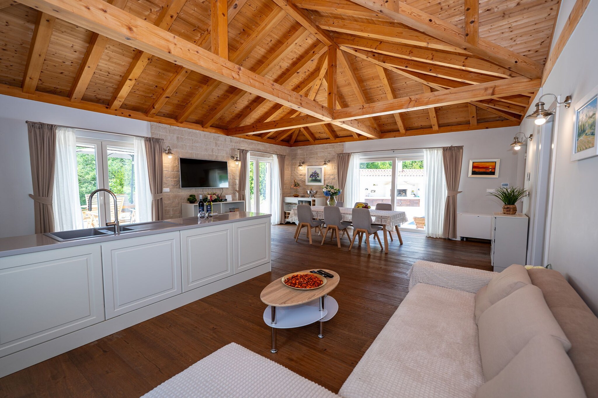 Villa Ivić-Two Bedroom Villa with Swimming Pool-Eetkamer
