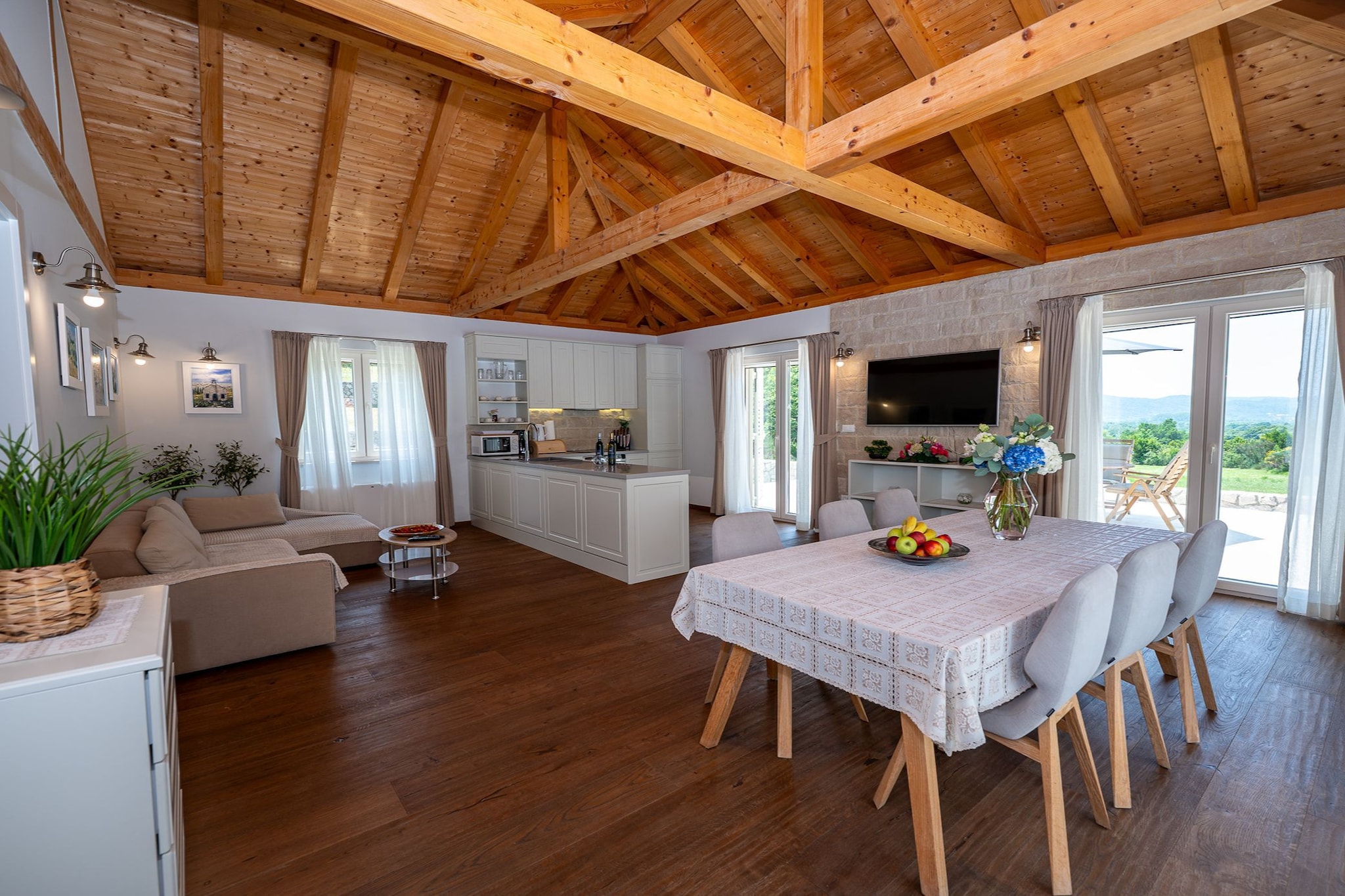 Villa Ivić-Two Bedroom Villa with Swimming Pool-Eetkamer