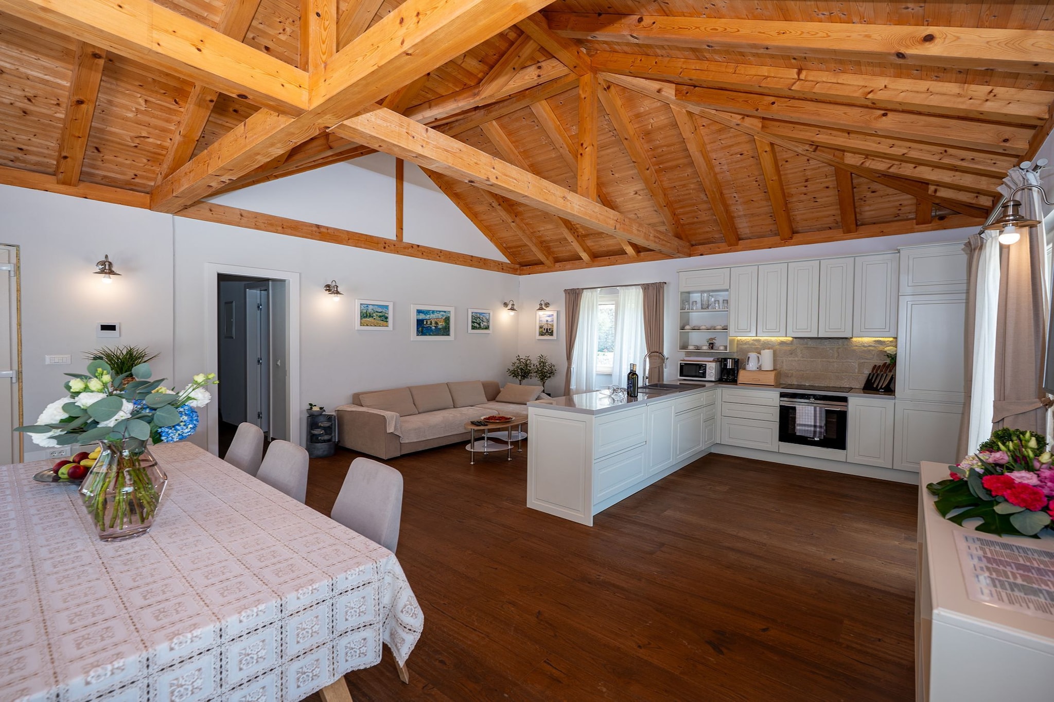 Villa Ivić-Two Bedroom Villa with Swimming Pool-Eetkamer