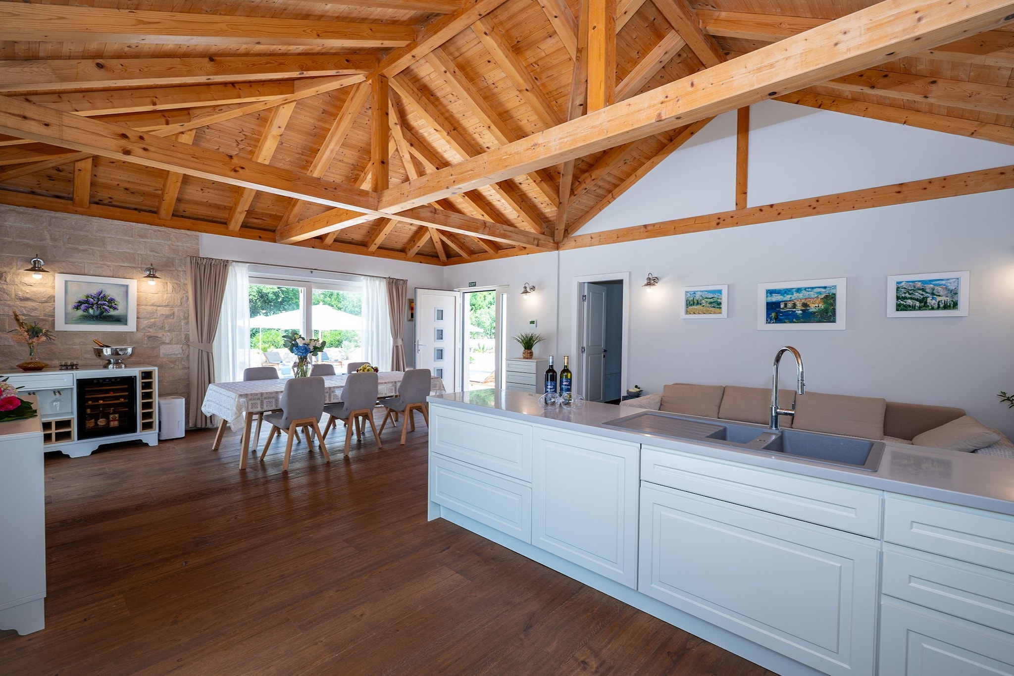 Villa Ivić-Two Bedroom Villa with Swimming Pool-Eetkamer