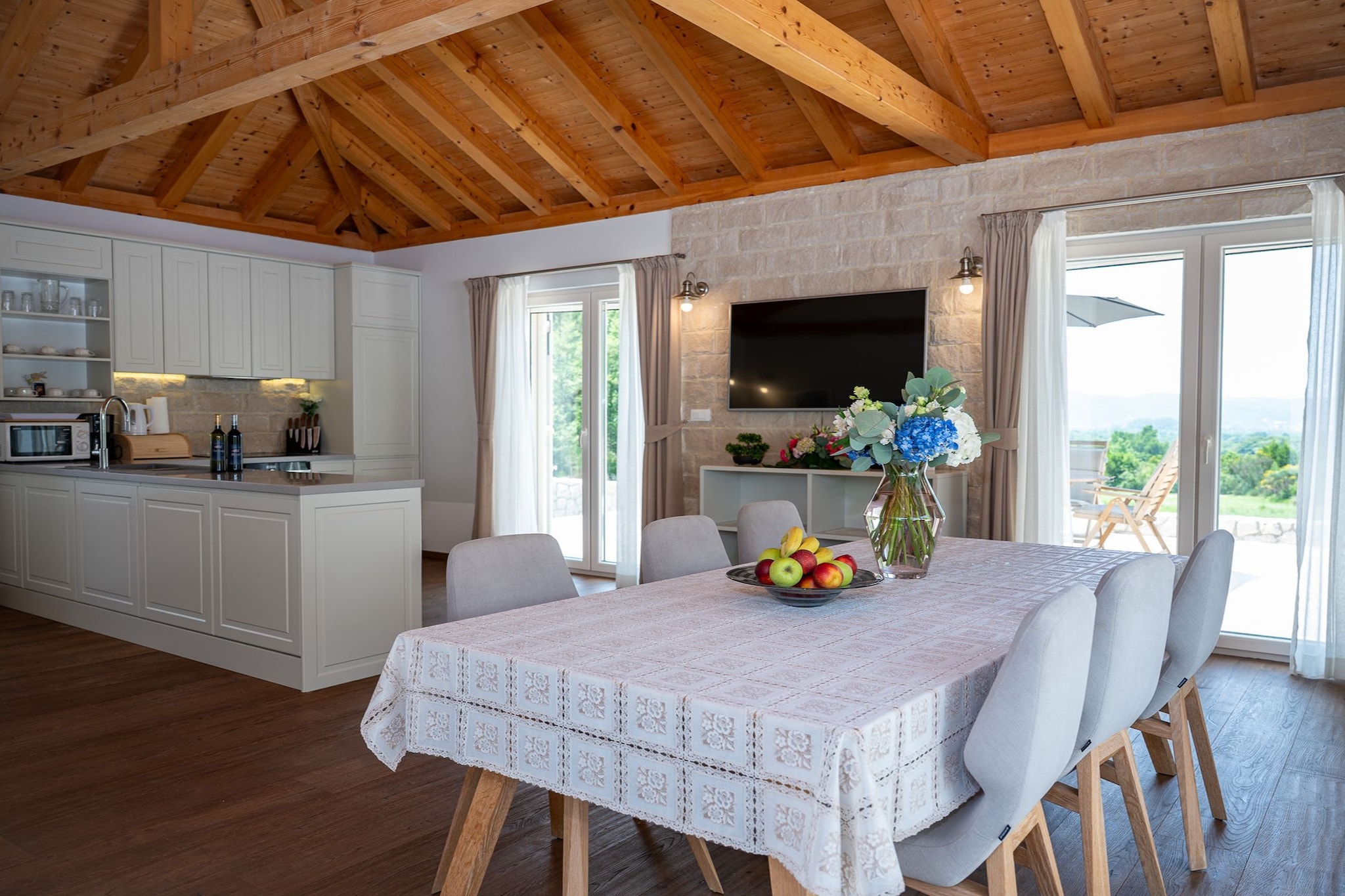 Villa Ivić-Two Bedroom Villa with Swimming Pool-Eetkamer
