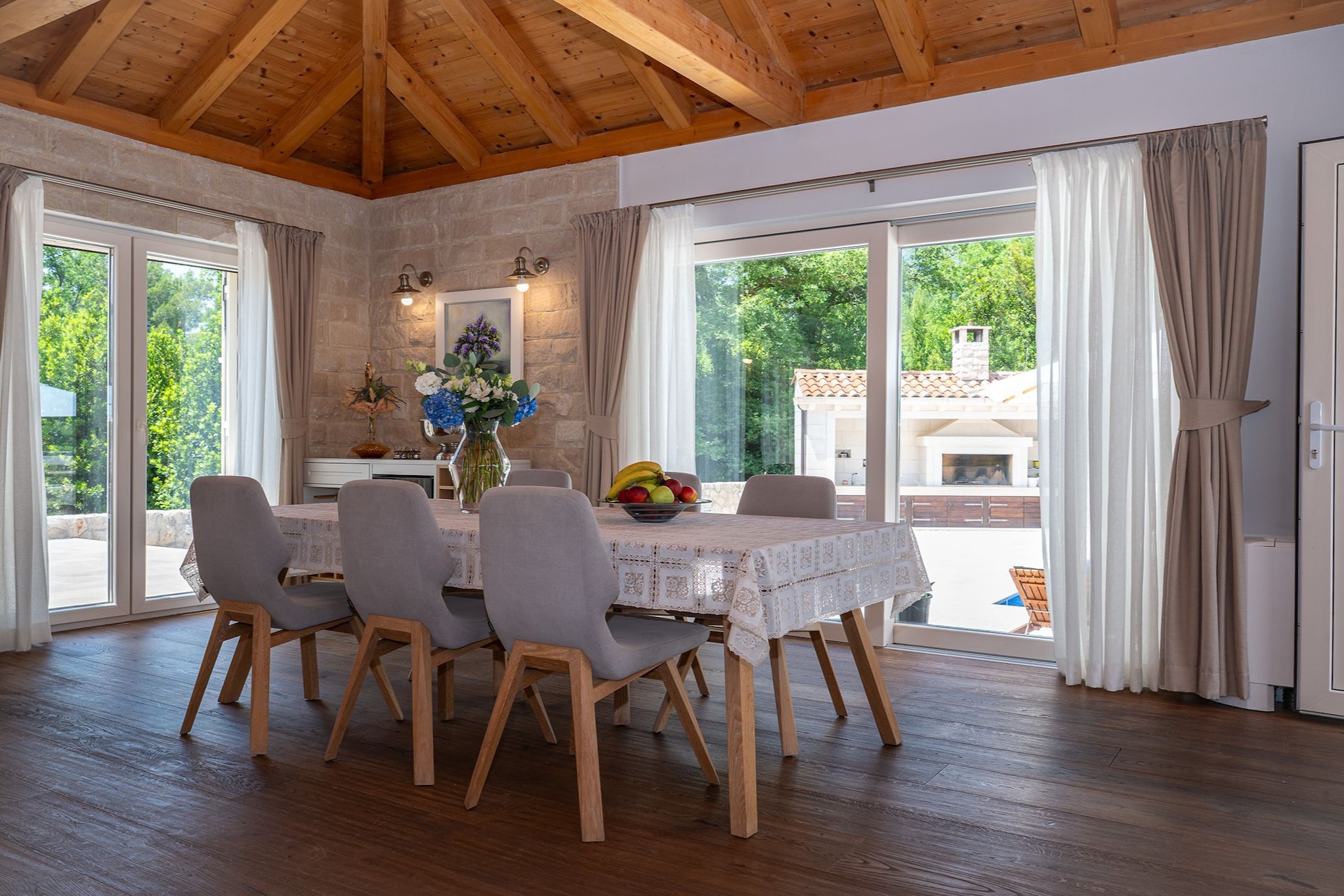 Villa Ivić-Two Bedroom Villa with Swimming Pool-Eetkamer