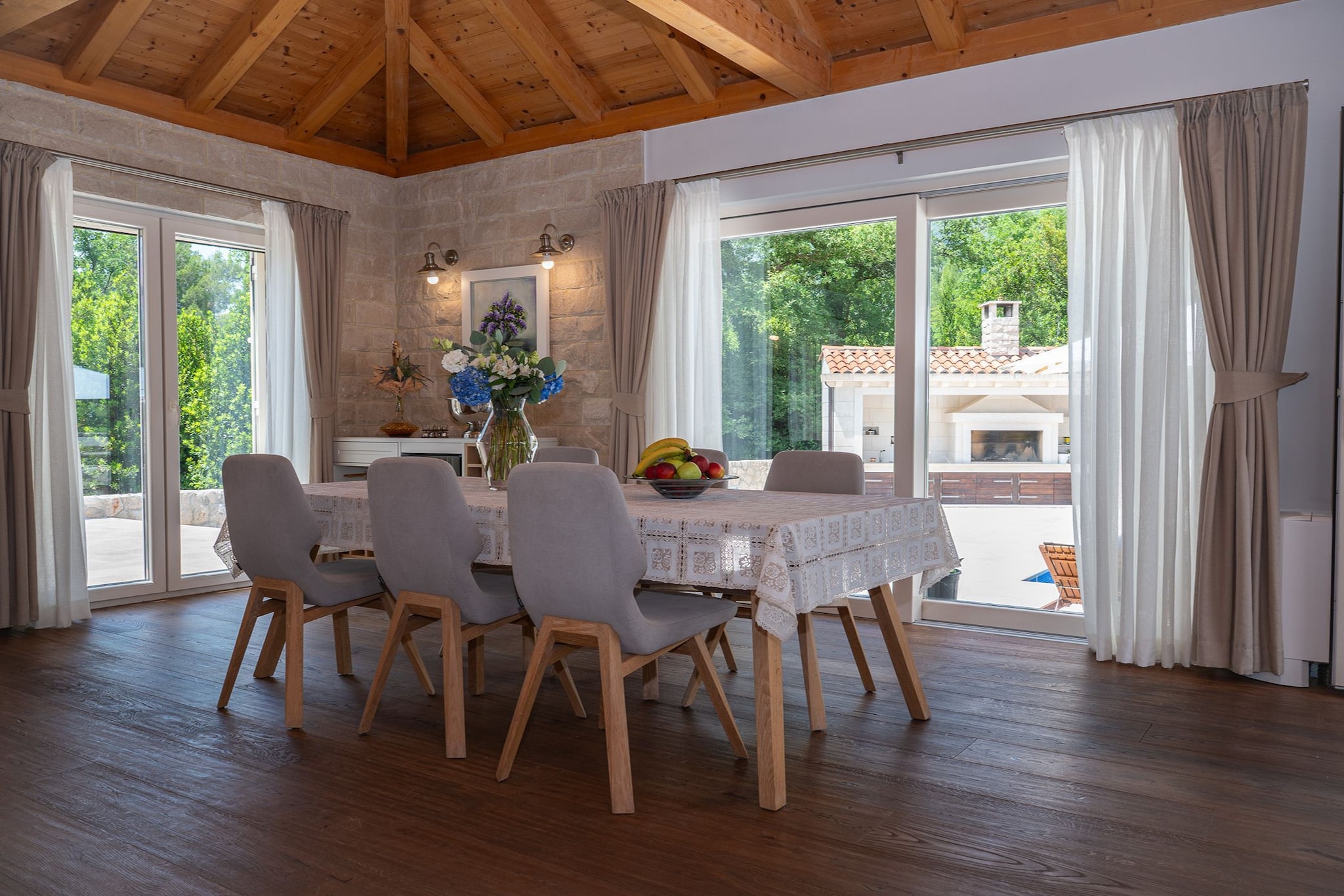 Villa Ivić-Two Bedroom Villa with Swimming Pool-Eetkamer