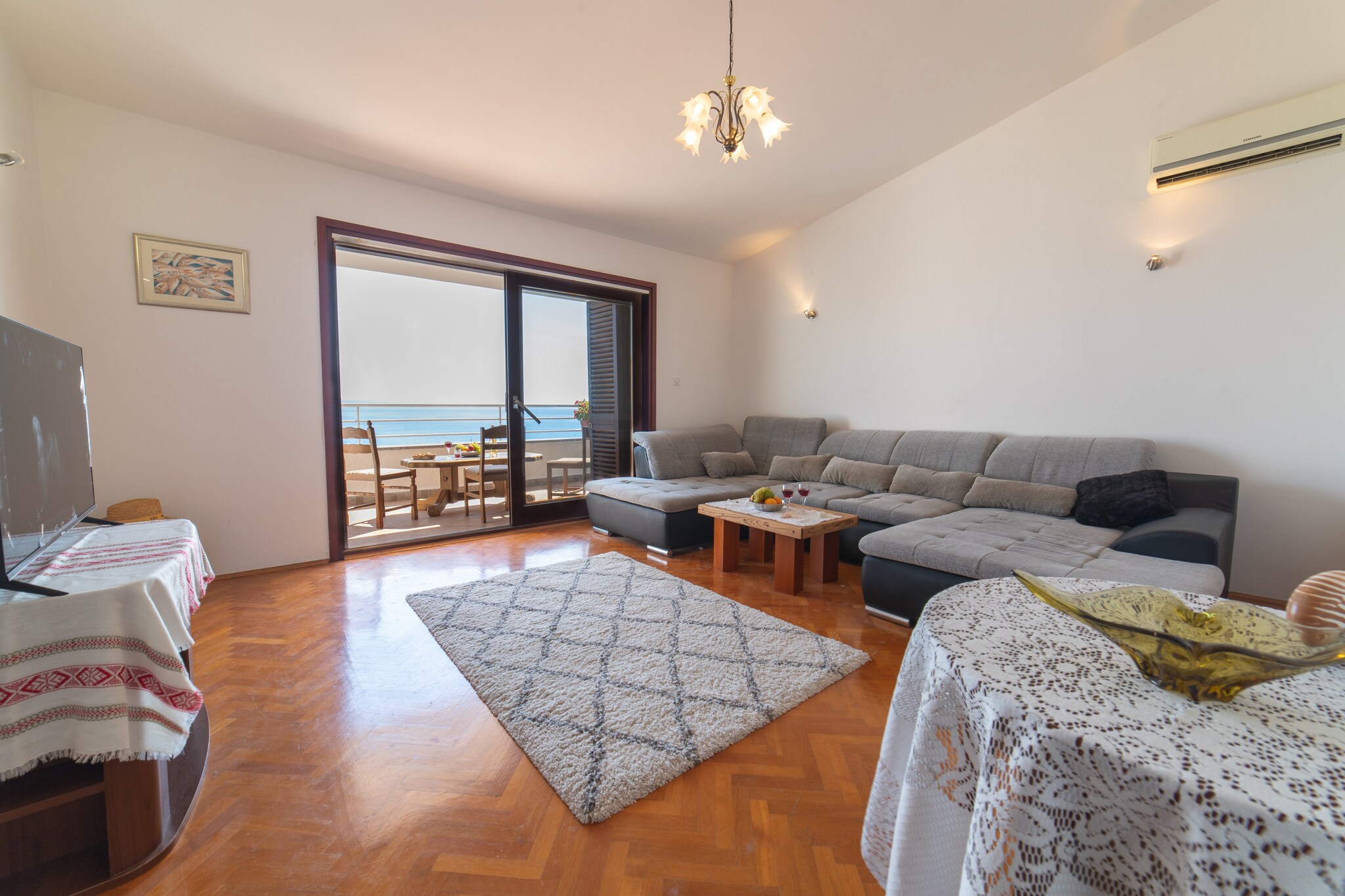 Apartments Sunrise ( Duilovo ) -Superior Three Bedroom Apartment with Sea View Terrace