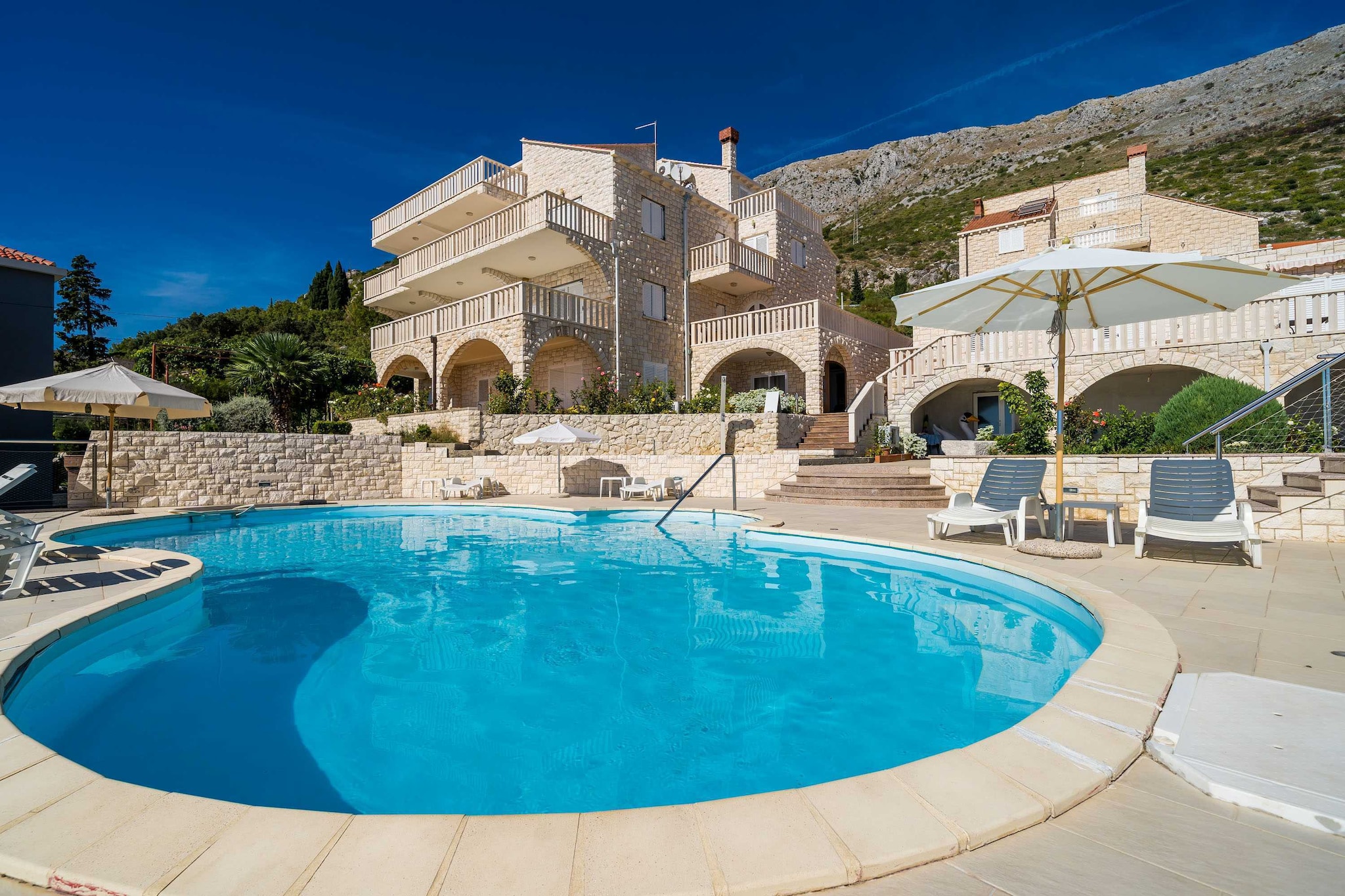 Apartments Marnic Blue Chill- Studio Apartment(S2)-Zwembad