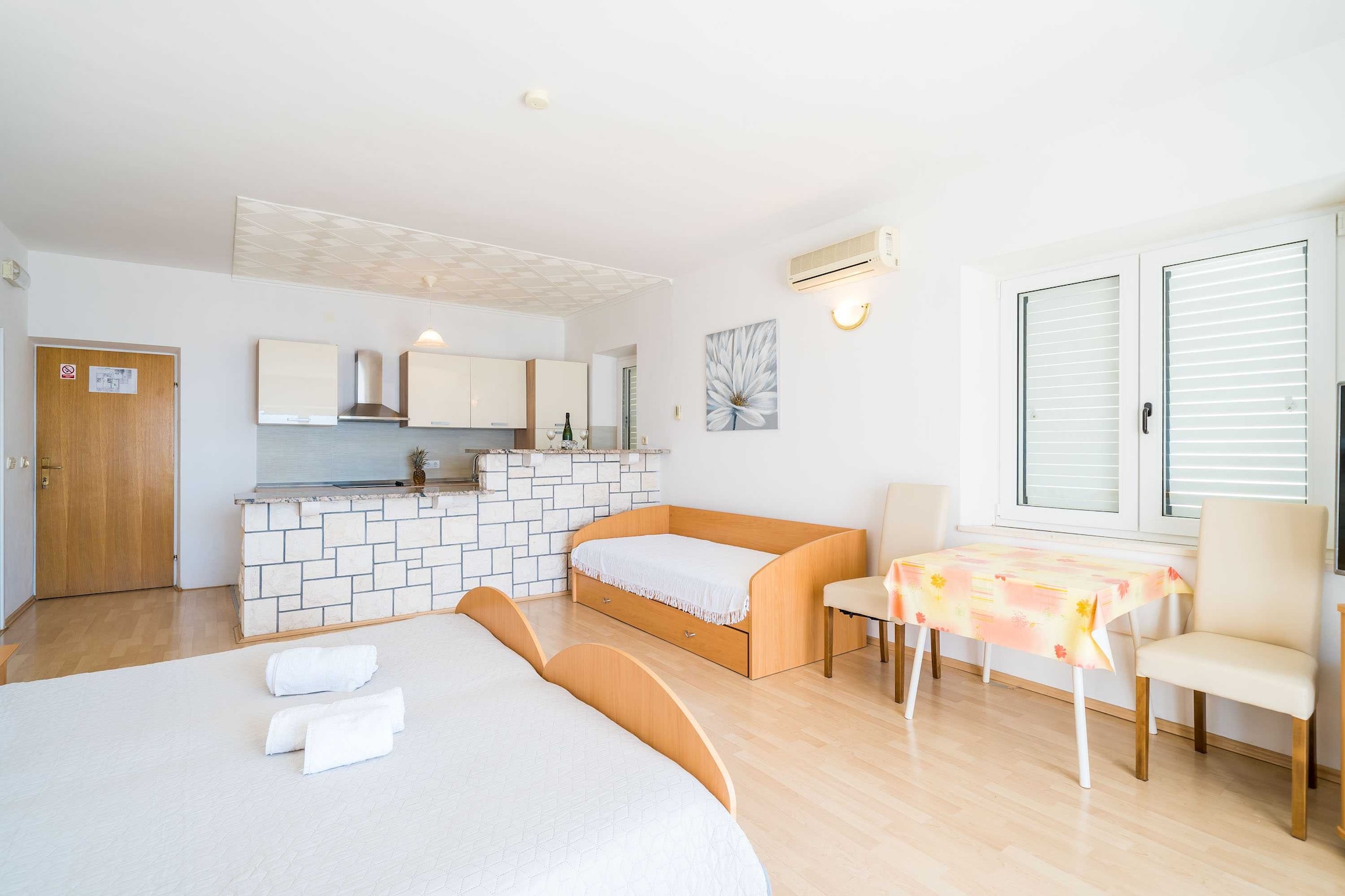 Apartments Marnic Blue Chill- Comfort Studio Apartment with Balcony(S4)-Slaapkamer