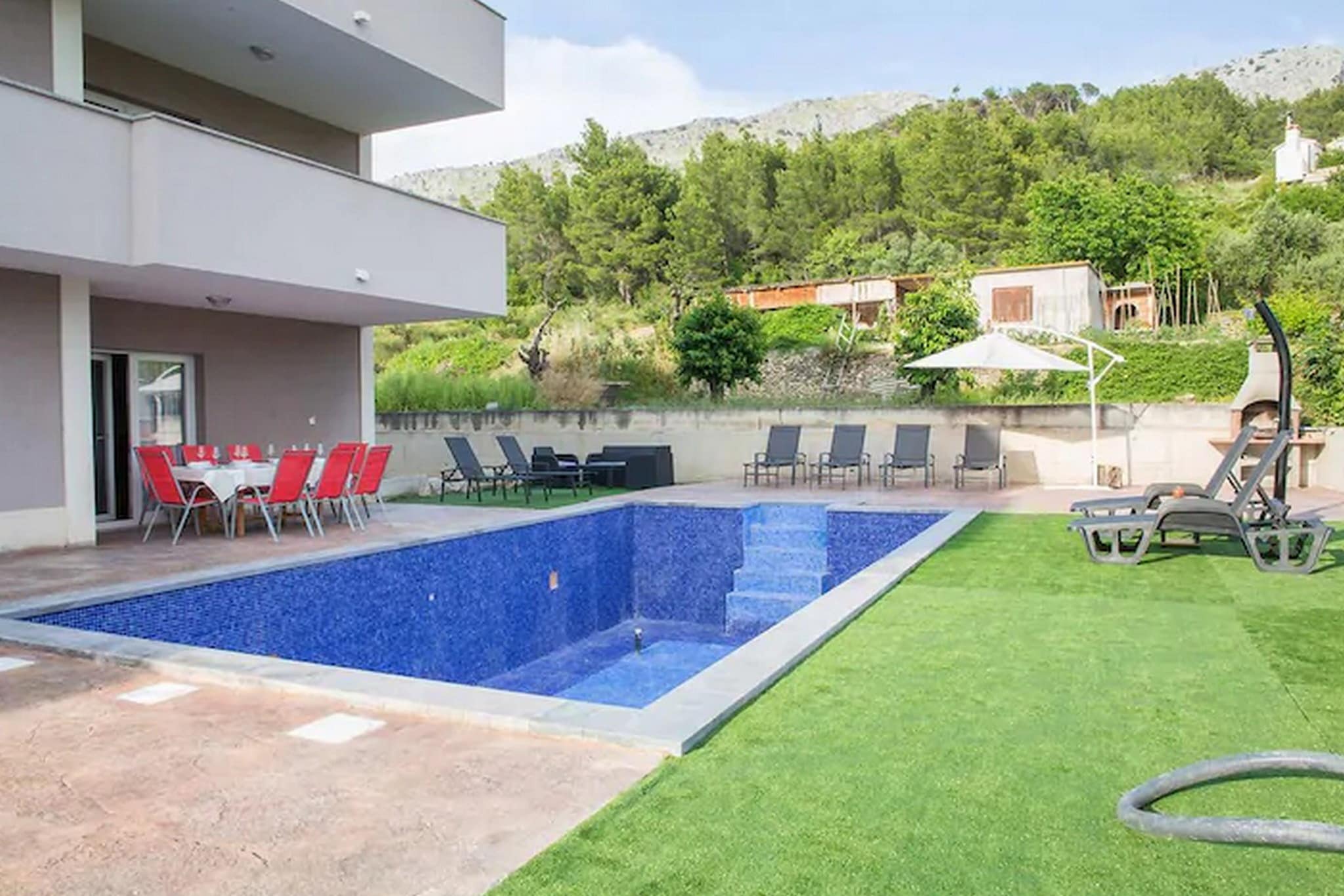 Holiday Home J&D No.2-Nine Bedroom House with Pool-Zwembad