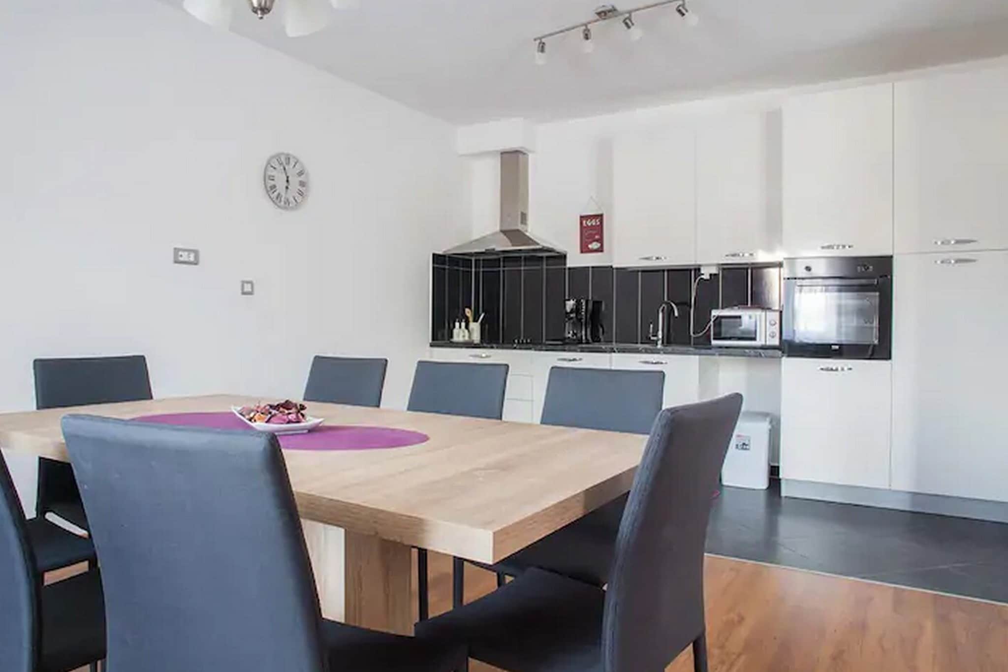 Holiday Home J&D No.2-Nine Bedroom House with Pool-Keuken