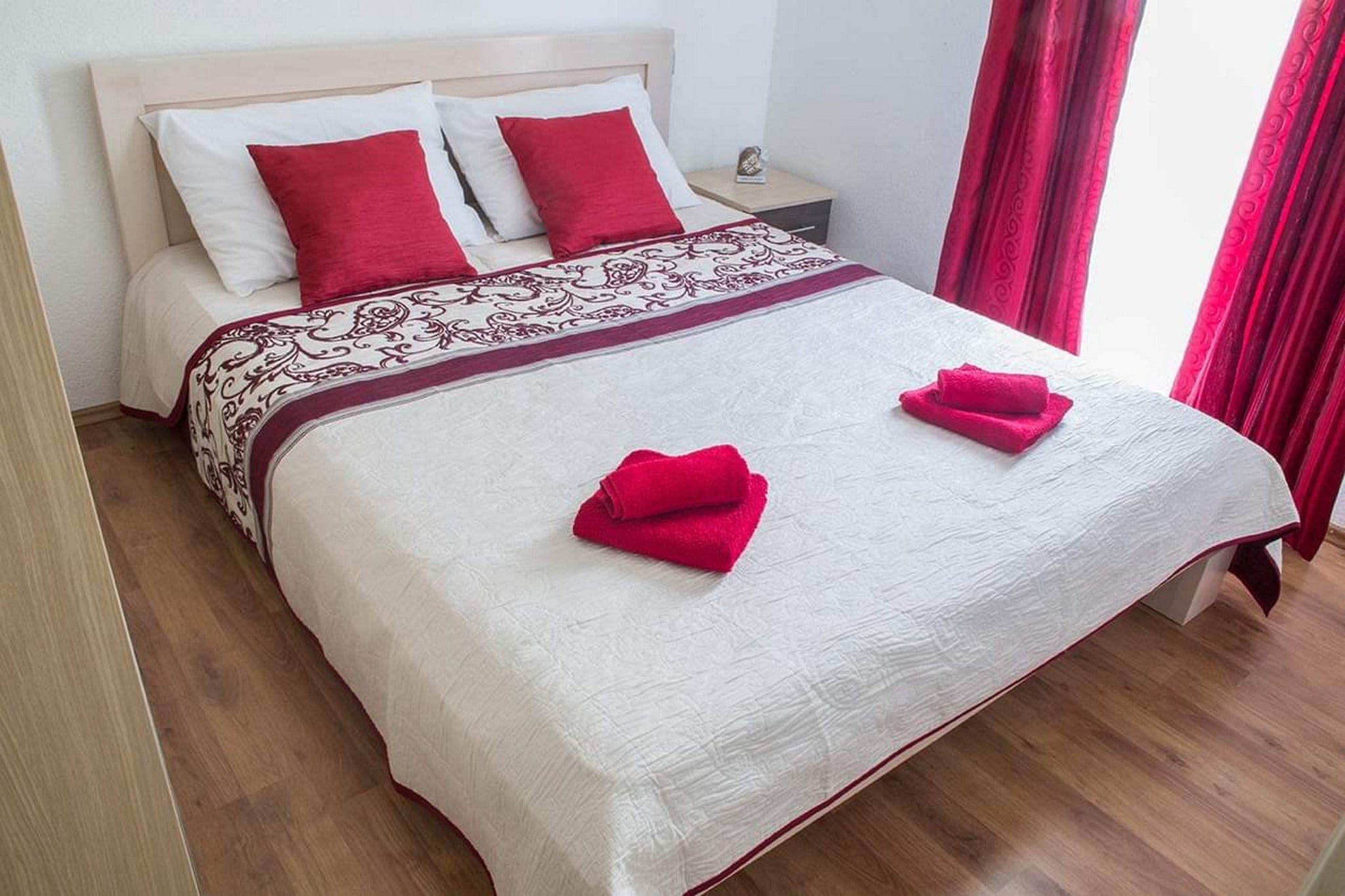Holiday Home J&D No.2-Nine Bedroom House with Pool-Slaapkamer