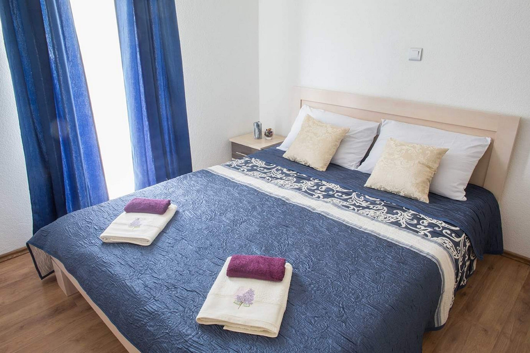 Holiday Home J&D No.2-Nine Bedroom House with Pool-Slaapkamer