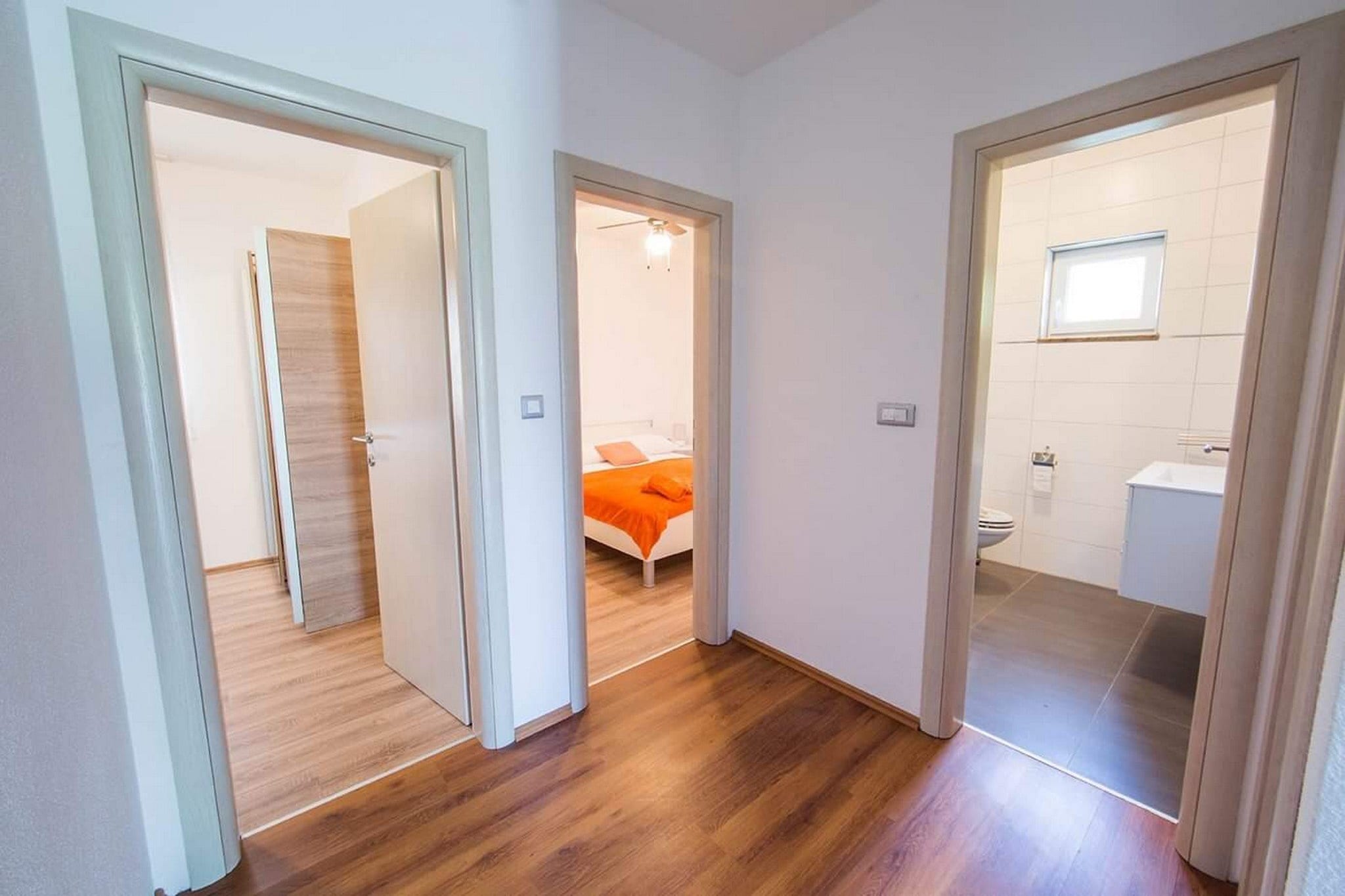 Holiday Home J&D No.2-Nine Bedroom House with Pool-Binnen