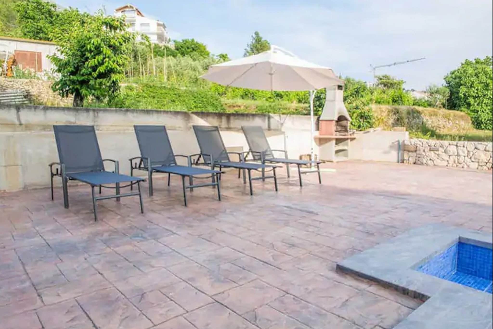 Holiday Home J&D No.2-Nine Bedroom House with Pool-Terras