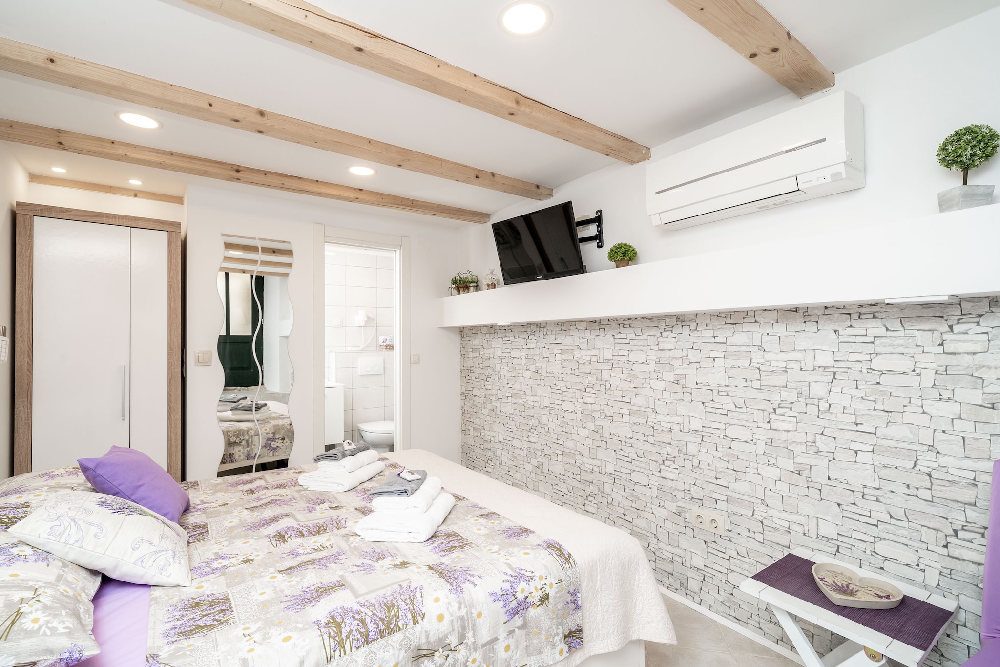 Lavender Rooms is self catering accommodation situated inside the city walls of Dubrovnik.
Baby cot is provided.
This double room features free WiFi, air conditioning and Android/Smart TV. The double room features refrigerator and electric kettle. Private bathroom comes with shower, hair dryer, toilet paper and soap. Linen and towels are provided, so as ironing facilities.
Lavender Room is situated inside the city walls, in heart of Dubrovnik Old Town. Being nestled right in the heart of Dubrovnik, this location is perfect for seeing local attractions such as Old Town Port, Church of St. Blaise, Rectors Palace, Dubrovnik Cathedral, Franciscan Monastery and Orlando's Column. The nearest beach is located 200 m away from the property. There is an open-air green market and other shops within walking distance, as well as a bakery, banks and ATM's, cafes, bars and restaurants with local and other cuisine. The nearest restaurant is located 300 m away from the property. Market can be found at 350 m distance, while supermarket is located 2 km away. Night club Revelin, located inside the old fort, is 600 meters away.
Dubrovnik Bus Station and the Ferry Port with links to nearby islands are 4 km away, while Dubrovnik Airport is 22 km from the property.