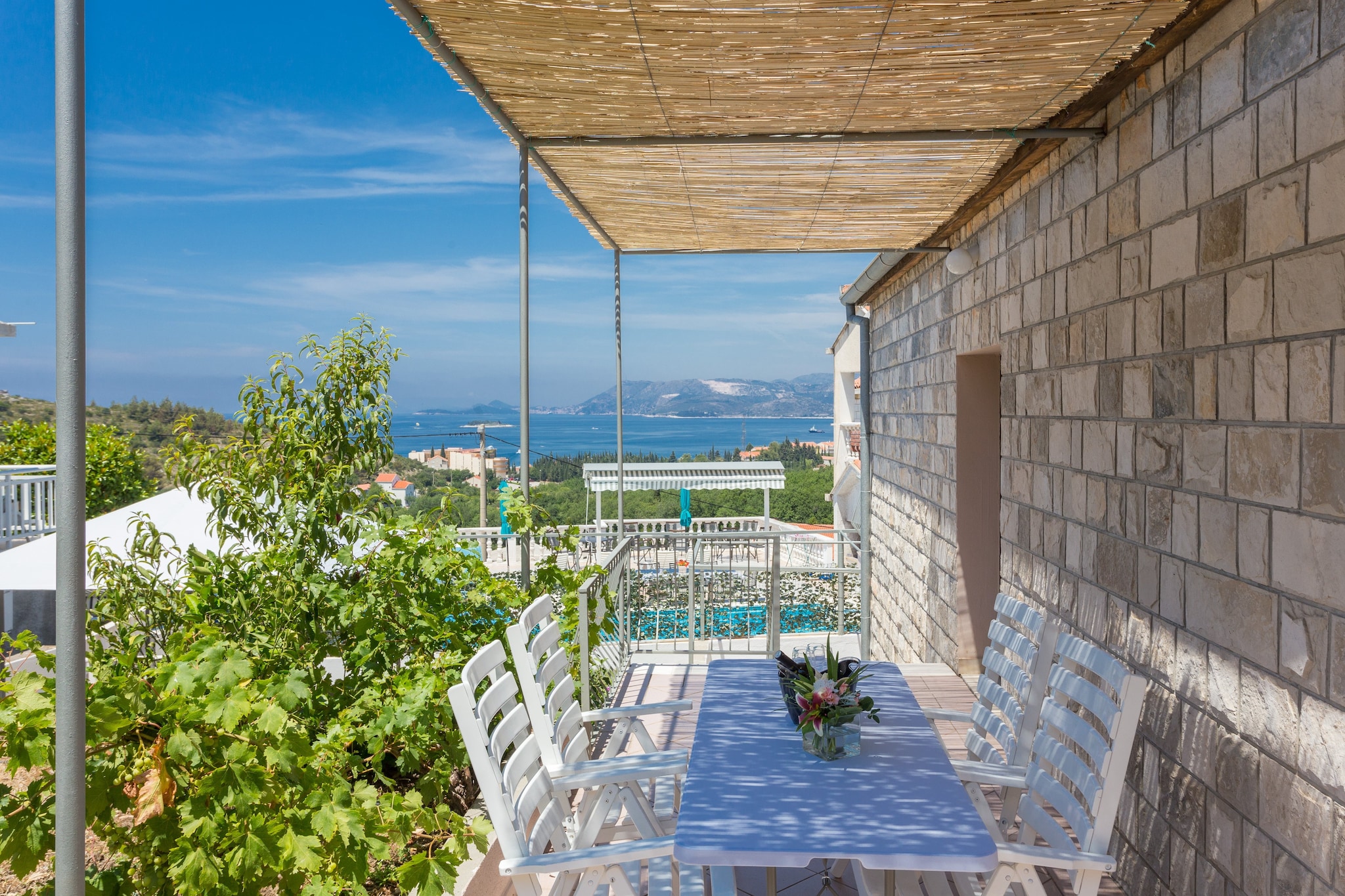 Holiday Home Oleander Sea View - Four Bedroom Holiday Home with Terrace and Sea View-Terras