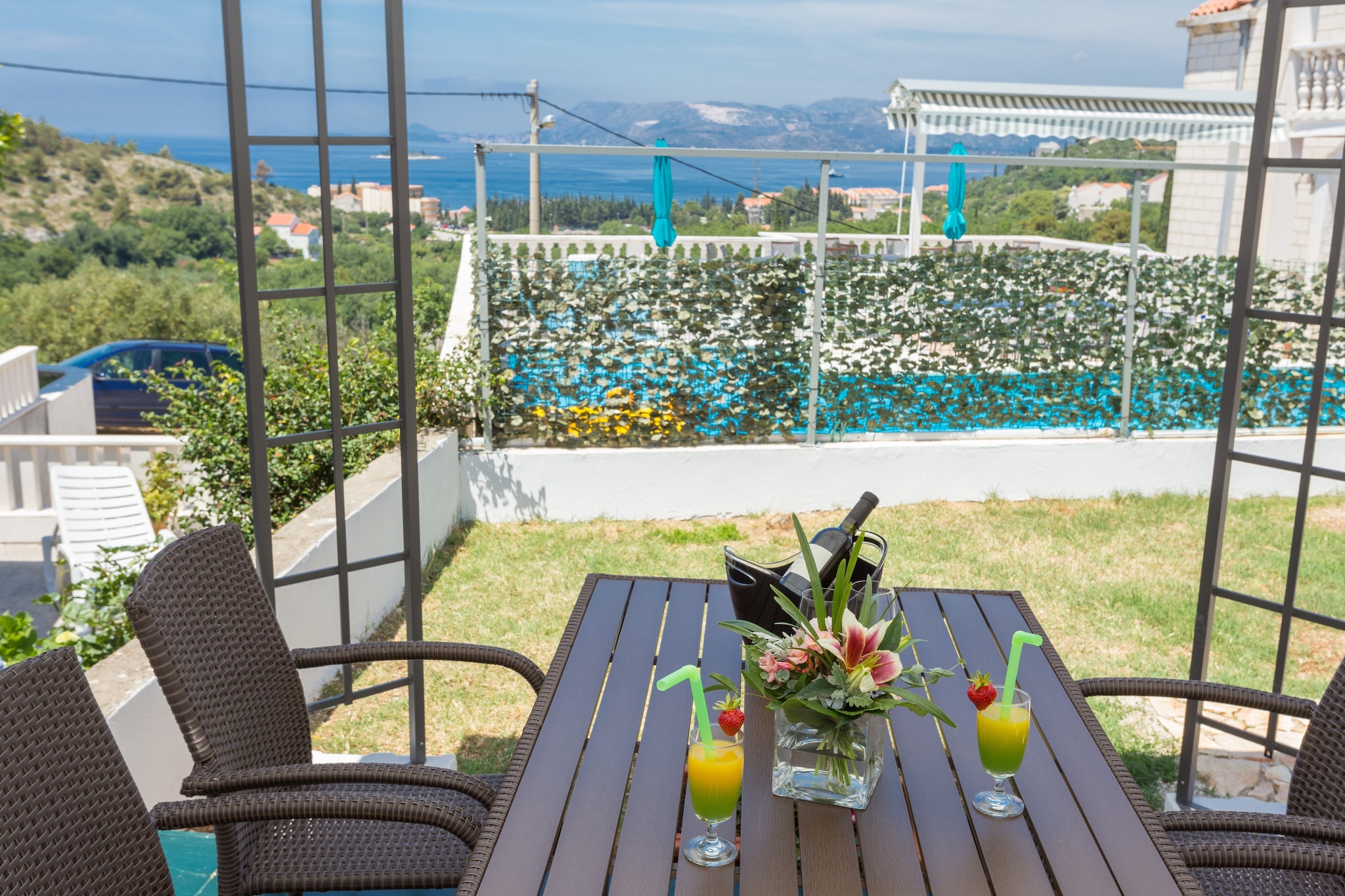 Holiday Home Oleander Sea View - Four Bedroom Holiday Home with Terrace and Sea View-Terras