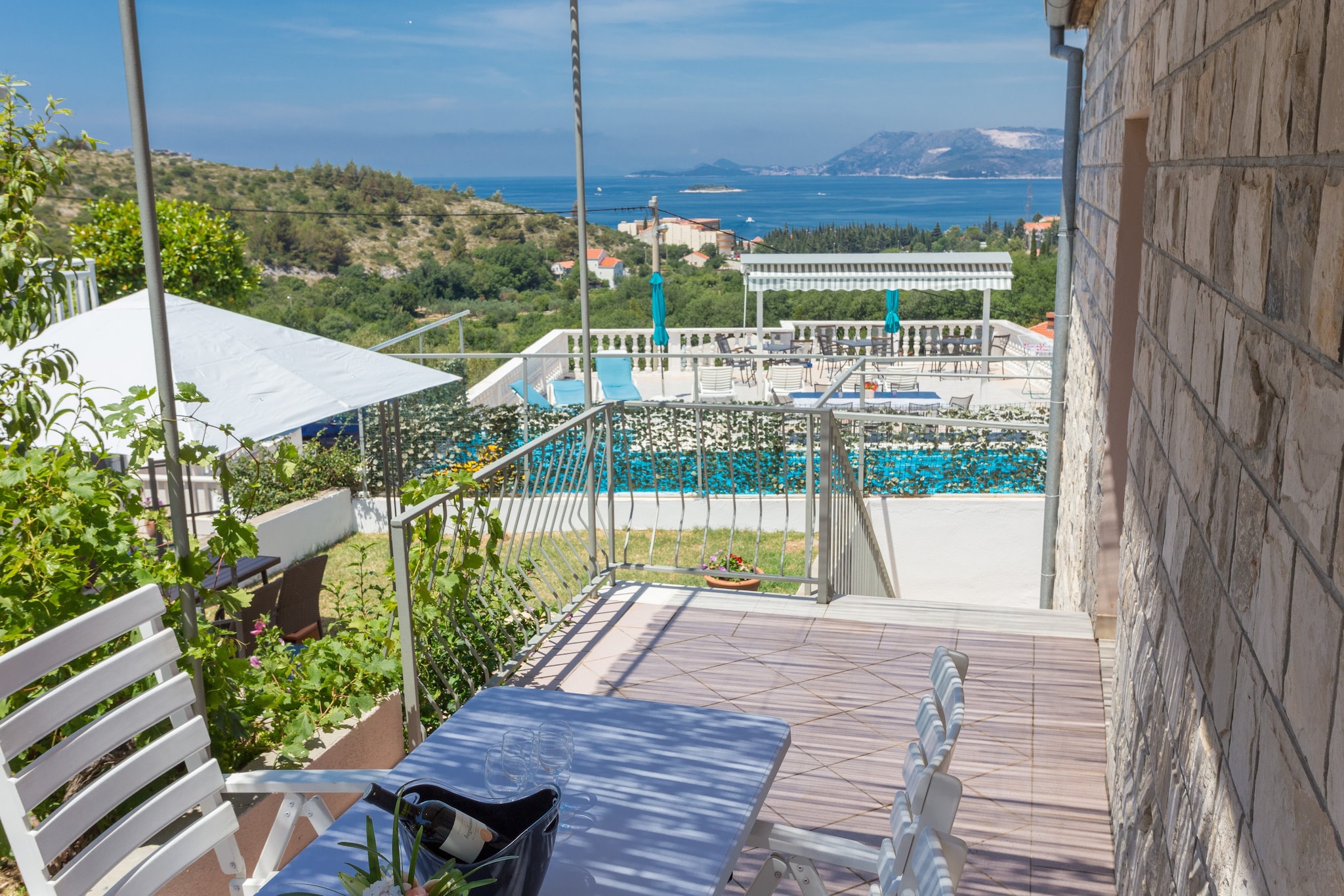 Holiday Home Oleander Sea View - Four Bedroom Holiday Home with Terrace and Sea View-Buitenlucht