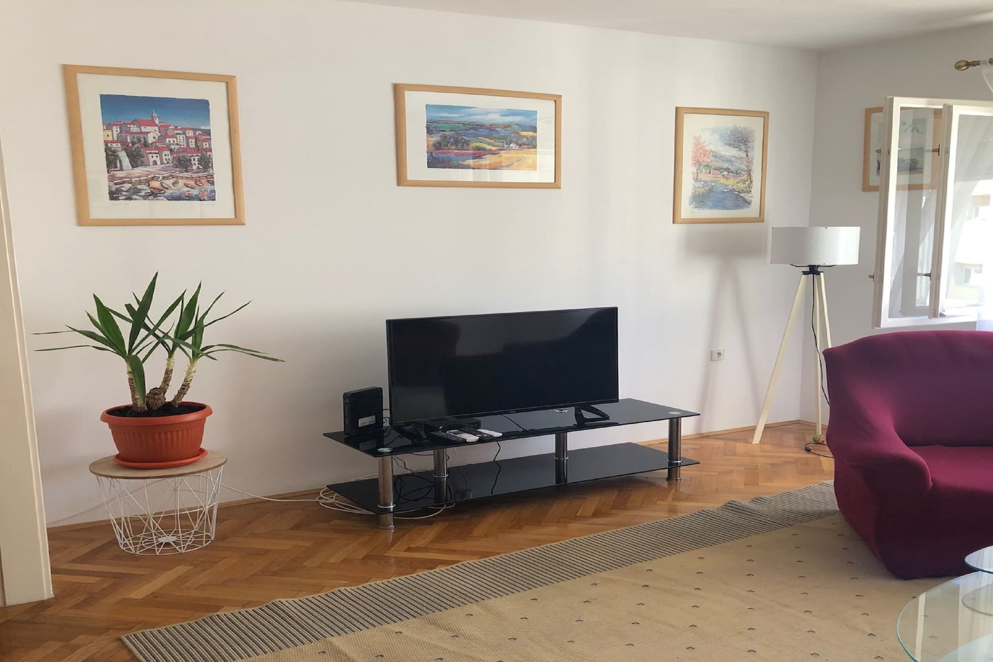 Apartment Ema is self catering accommodation located in Split center, only 850 m from Diocletian's Palace and the famous promenade Riva. 

Luggage storage is possible prior to check in and after check out, so you can explore the place a little more before your departure.

This lovely one bedroom apartment with furnished balcony is perfectly fit for up to three people. it features free WiFi, air conditioning and SAT LCD TV. Kitchen is equipped with stove, oven, refrigerator, water kettle, dishwasher, coffee maker, toaster and dining area. Bathroom comes with bathtub and hairdryer. Washing machine and ironing facilities are at guest's disposal.

Apartment Ema is located in Split center. The nearest beach is 1 km from the property. Restaurant, market, bus stop, ambulance, pharmacy as well as bank and ATM's can be found in 50 meters. Gas station and tourist info can be found in 1 km distance from the property. The famous promenade Riva, main bus station and the port, Diocletian's Palace and other landmarks are within walking distance from the apartment.

The nearest bus station is located 50 m away form the property. Ferry port is 1.3 km away and the nearest airport is Split Airport, 23 km from the property.