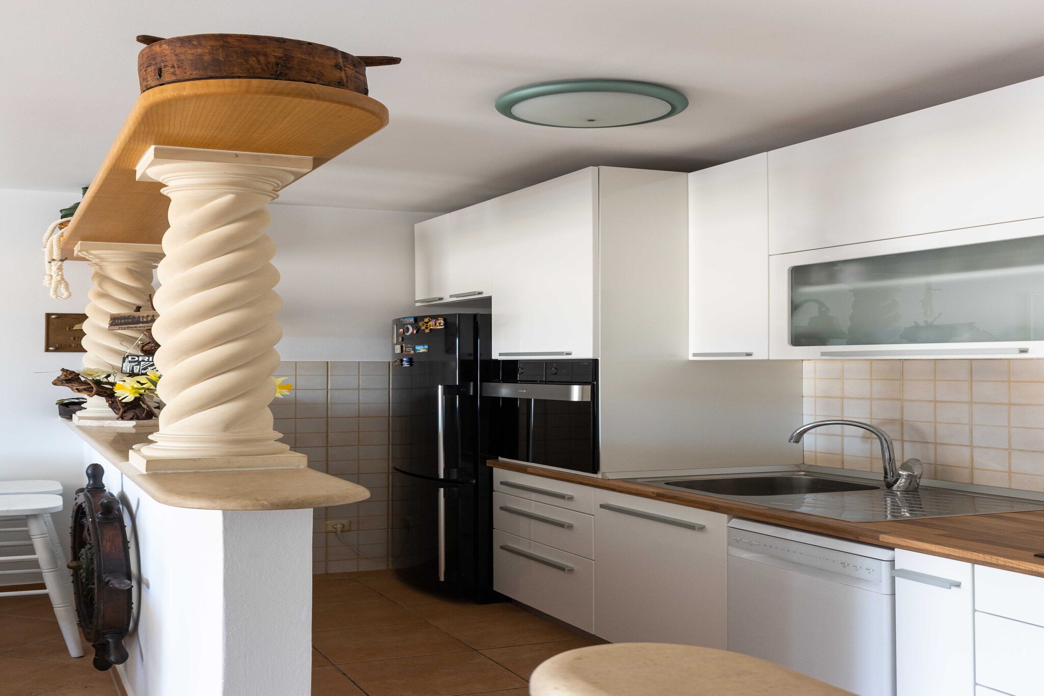 Apartment KOKe - Two Bedroom Apartment with Balcony and partial Sea View-Indoor