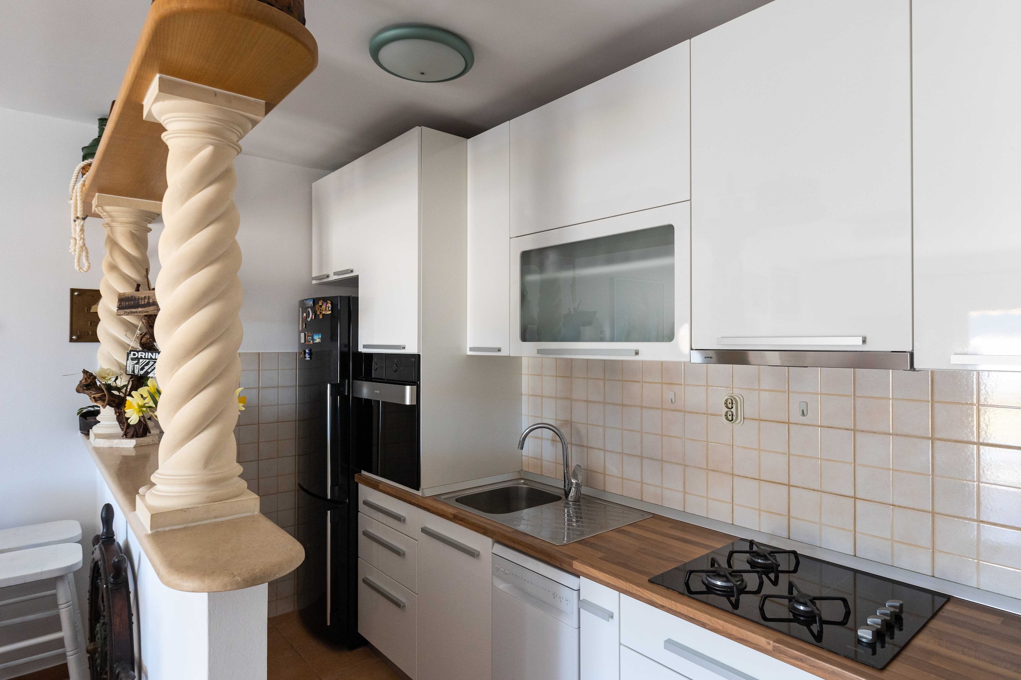 Apartment KOKe - Two Bedroom Apartment with Balcony and partial Sea View-Kitchen