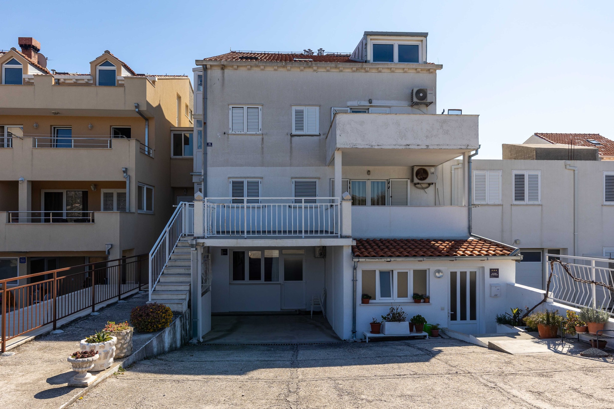 Apartment KOKe - Two Bedroom Apartment with Balcony and partial Sea View-Outdoor