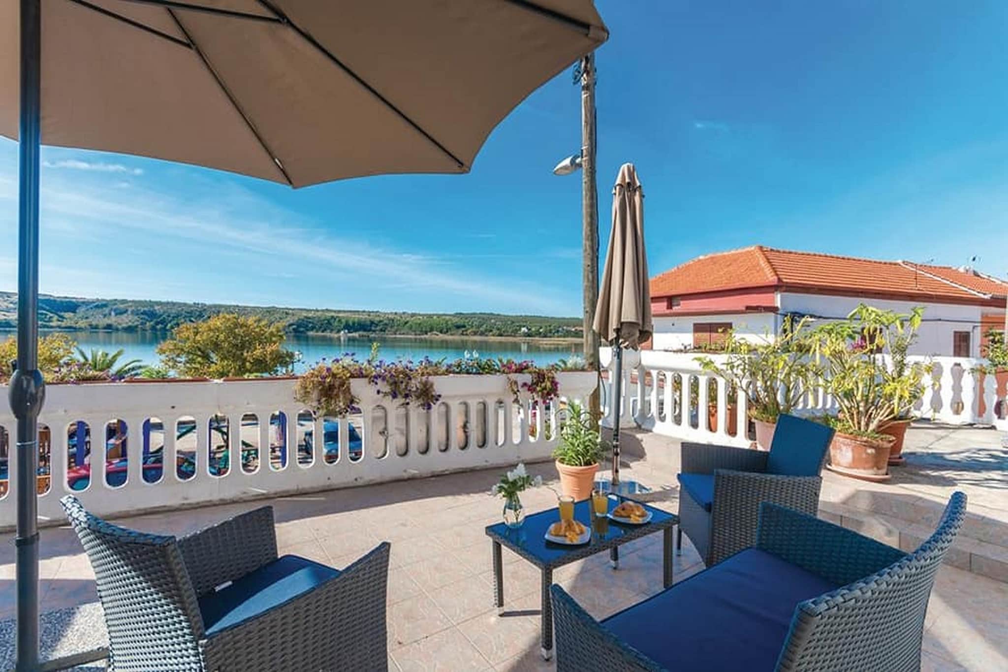 Apartment Marjan - One Bedroom Apartment with shared Terrace-Terras