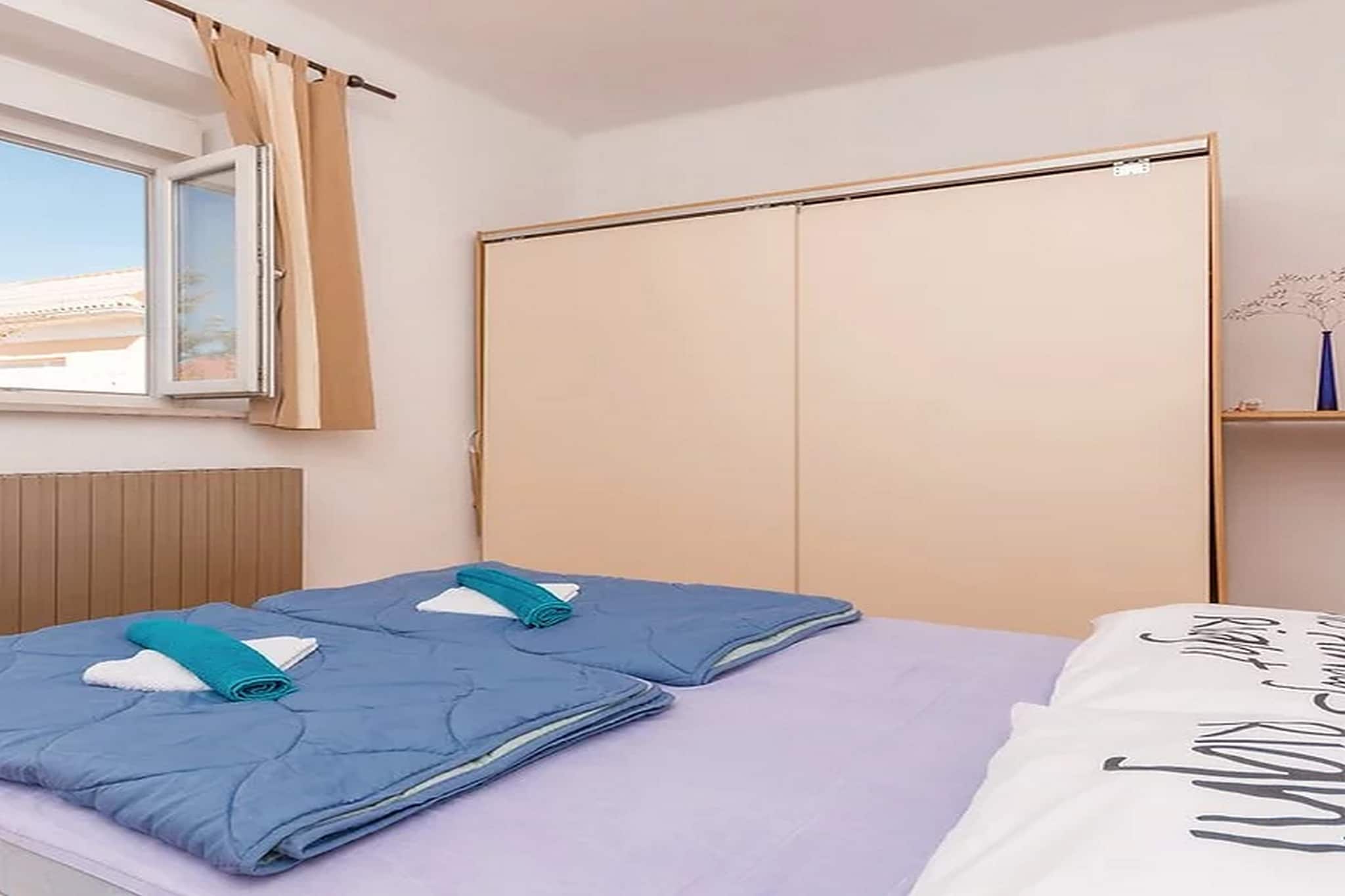 Apartment Marjan - One Bedroom Apartment with shared Terrace-Slaapkamer