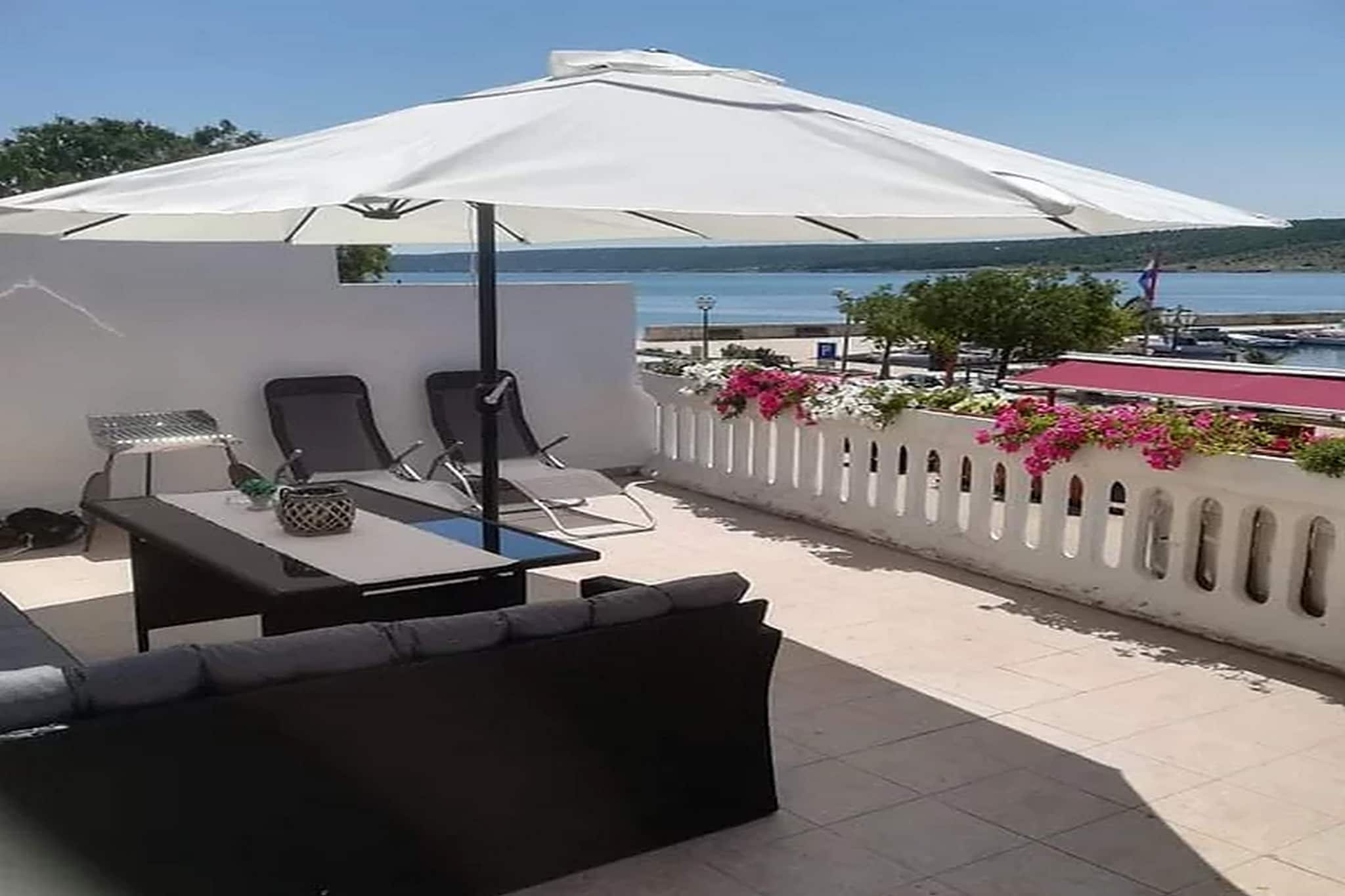 Apartment Marjan - One Bedroom Apartment with shared Terrace-Terras