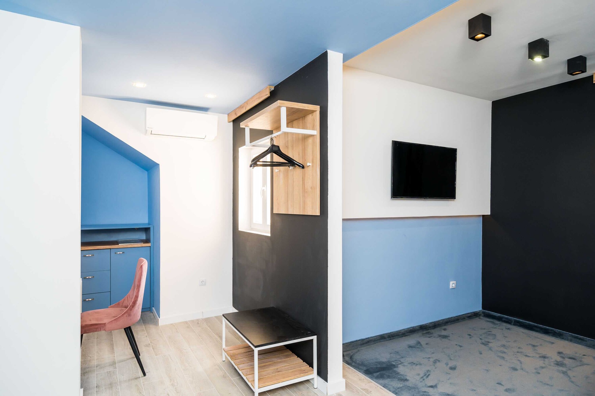 Apartments Tayra are situated in Gruž, a quiet neighbourhood near Dubrovnik's Main Bus Station and Ferry Port, connecting the mainland with various Dalmatian islands. The properties location is perfect for getting to know undiscovered areas of Dubrovnik and visiting Dubrovnik's breath-taking archipelago.
Kindly note:
Free private parking is provided, reservation is needed.
Luggage storage is possible prior to check in and after check out, so you can explore the city a little more before your departure.
Pets are not allowed.
Smoking is allowed only outside.
This lovely studio with furnished terrace is perfectly fit for up to two people. It features free WiFi, air conditioning and smart LCD TV, as well as a equipped kitchenette and dining table. The apartment has a private bathroom with walk-in shower and toilet.
Free toiletries (shampoo, soap and toilet paper), hair dryer as well as linens and towels are at your disposal.
Grocery stores, green market, restaurants, cafes, bakeries and ATM's can be found in the area. Famous Lapad Bay beaches are 2.5 km away. The famous Old Town of Dubrovnik is 3 km away, with various beaches, historic sights, restaurants, cafes, bars and shops.
Nearest bus station is within walking distance from the property, with buses passing frequently and it takes less than a 10 minute ride to the Old Town, or 30 minute walk.
Dubrovnik Airport is 20 km away from the property.