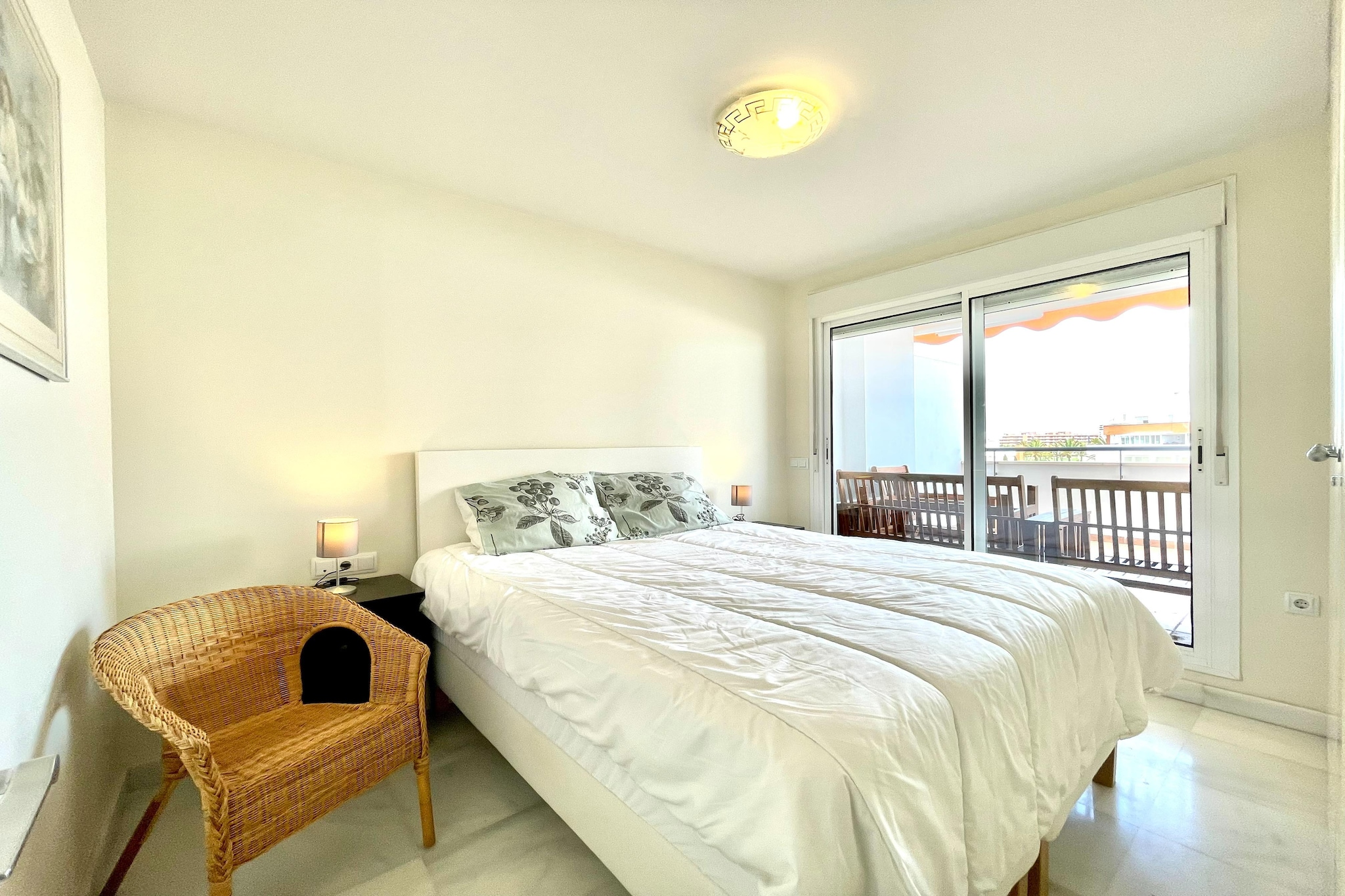 Beautiful apartment with spacious private terrace