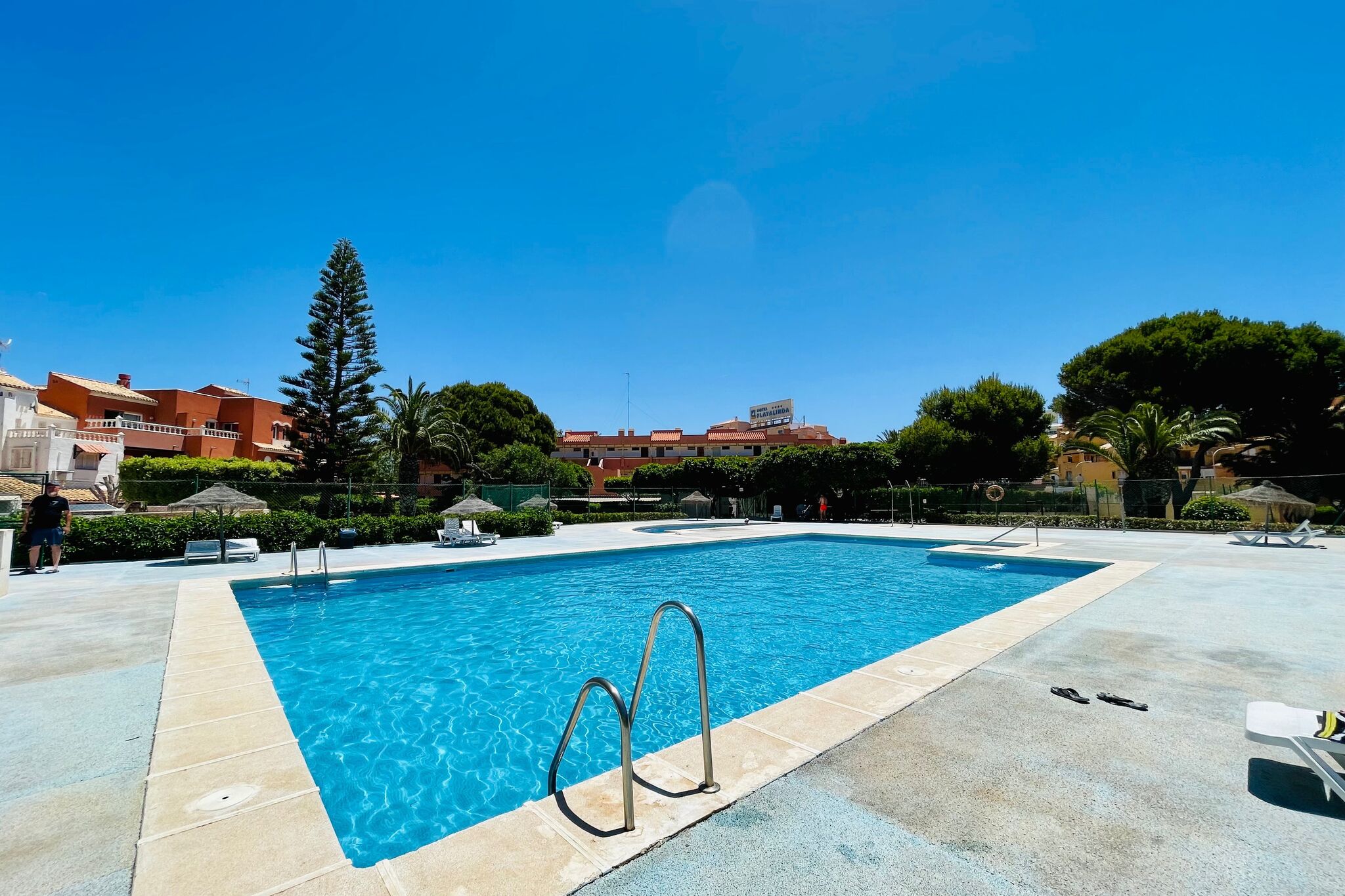 Fijn appartement in Roquetas de Mar met zwembad