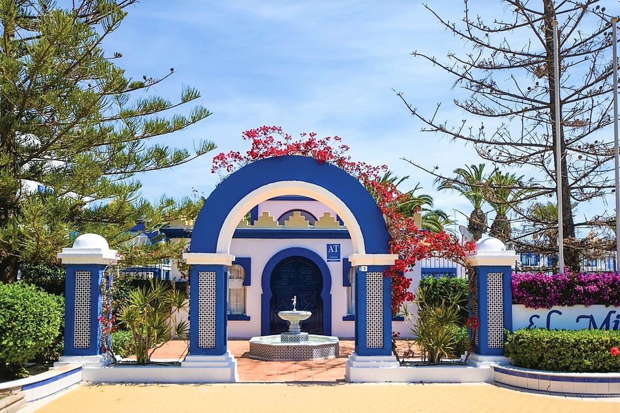 Malerisches Ferienhaus in Roquetas de Mar mit Gemeinschaftspool