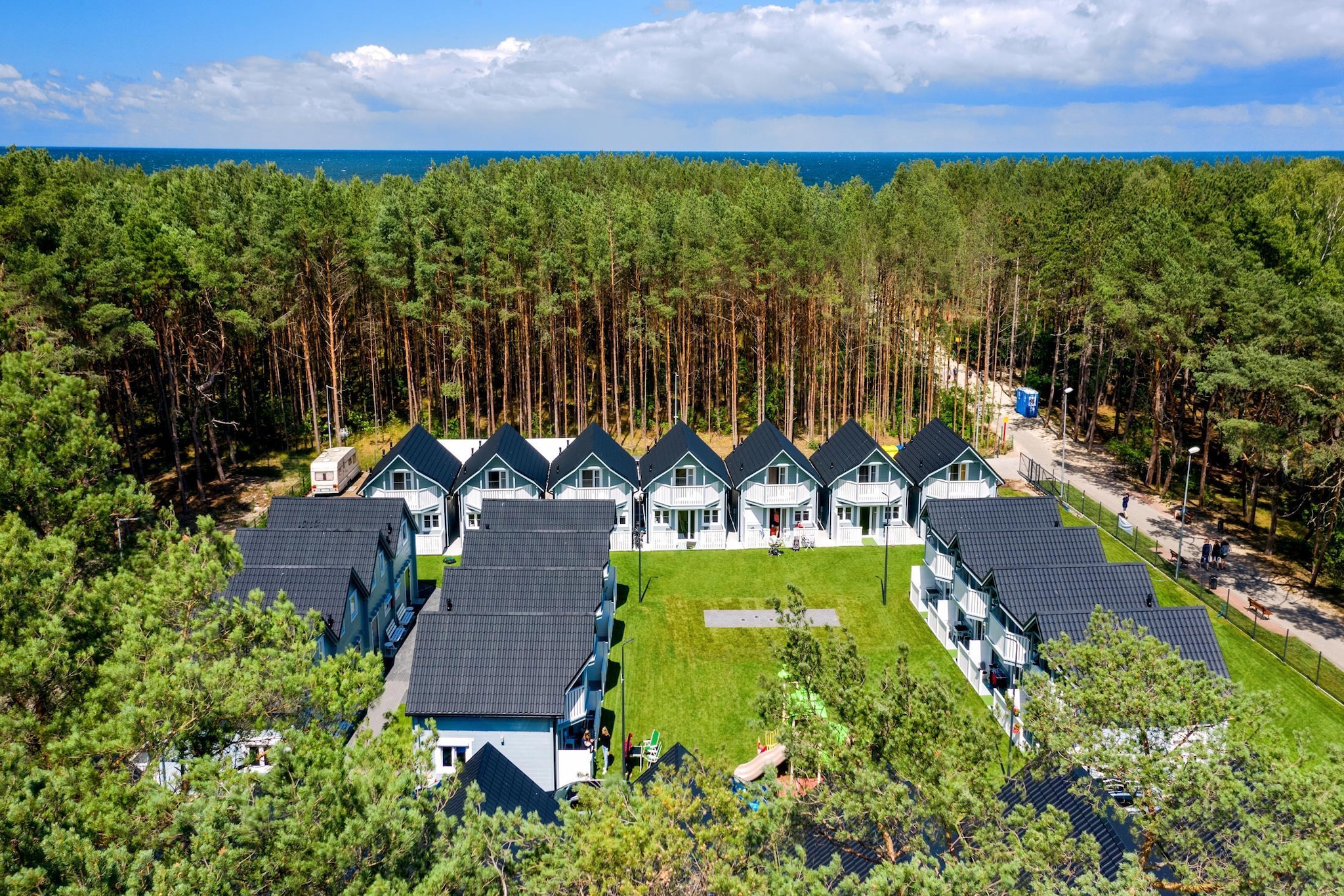 Diune Resort at the seashore in Miedzywodzie for 7 persons NIEW-Buitenkant zomer