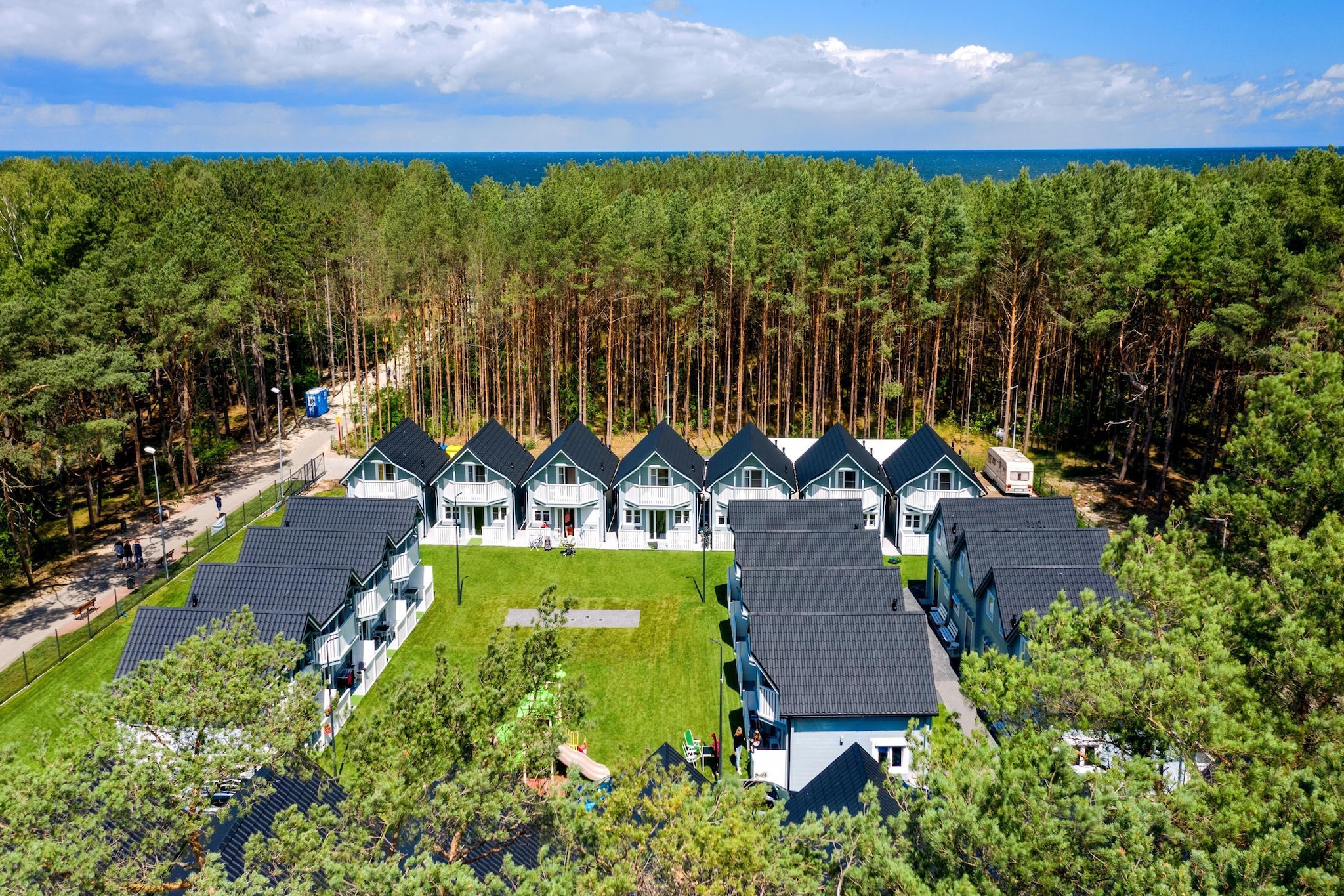 Diune Resort at the seashore in Miedzywodzie for 7 persons NIEW-Buitenkant zomer