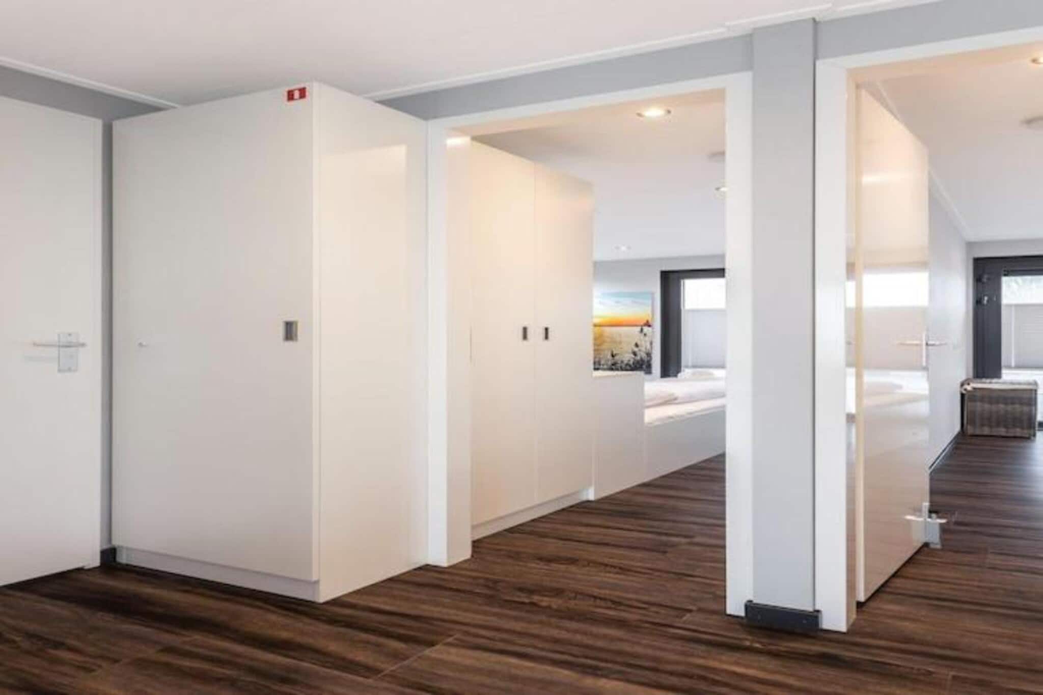 Houseboat 'de Valreep' met tuin - Paviljoenwei 2-Badkamer