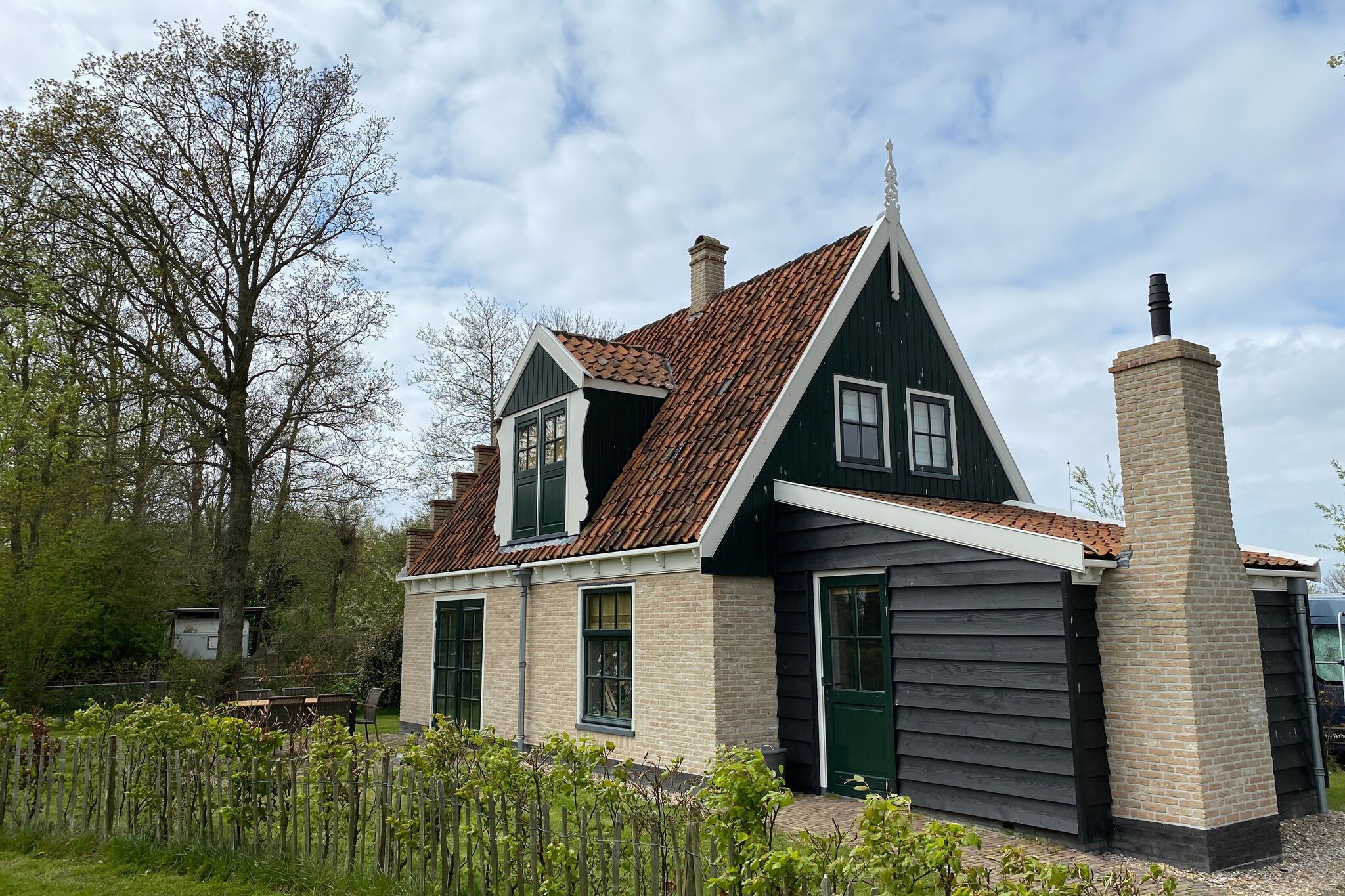 Fraaie villa met ligbad, dichtbij de Waddenzee