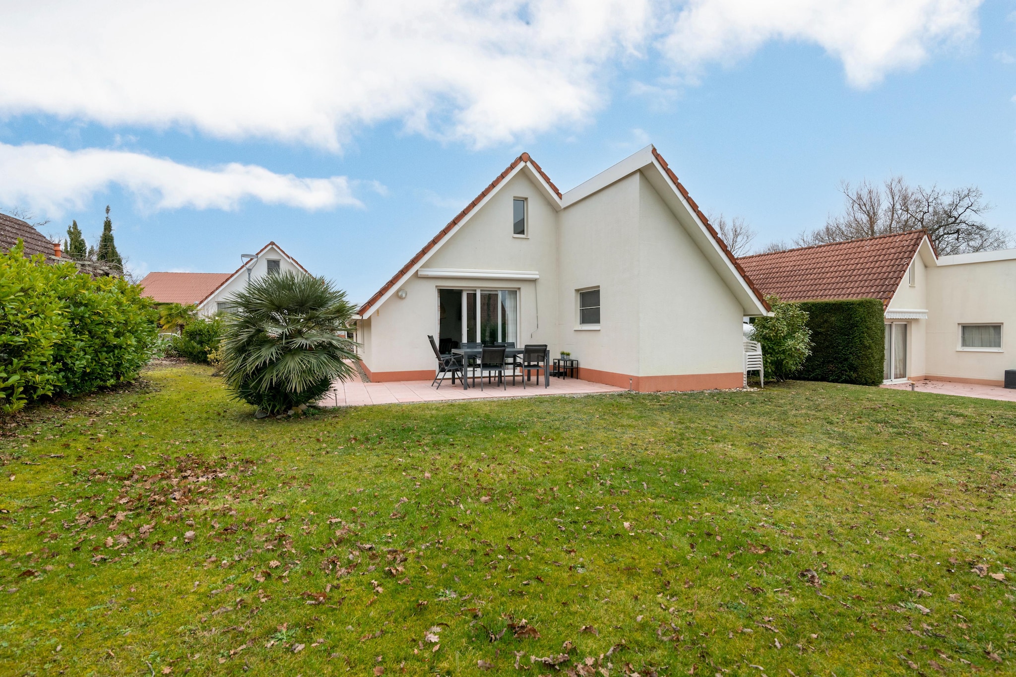 An optional utilities and service fee of EUR 120,00 will be charged before your arrival. Details are given below.<br> Villa Campagne 88 is an elegant holiday home with a garden and a terrace with tables and chairs to start the day in peace or relax in the evening. It is located on a nice holiday park in the centre of a small town, in the south of France. Ideal for relaxing holidays with family or friends and also blessed with access to no fewer than 2 communal swimming pools (one of which is especially for children)! You can buy general supplies at the supermarket a short distance away. The nearby restaurants offer gourmet dishes, it's time to taste a typical regional dish "Cassoulet" and discover good wines from the region. In addition, many tourist attractions are worth seeing, for example the Mas-d'Azil cave, the Bishops' Palace in Saint Lizier, or the Foix castle. Attraction to do between adults and children is the Prehistory Park in Tarascon sur Ariège, it is a journey through time in the heart of the daily life of the Cro-Magnons. Walk in the footsteps of prehistoric men, the times of a day. Nature and sports lovers are not left out, many opportunities for hiking, cycling, climbing and the magnificent golf course of La Bastide Serou is only 40km away. And to fill up with oxygen you can discover the regional natural park of the Pyrenees Ariégeoises. If you have a car at your disposal, visits to Spain and Andorra are also among the possibilities. The entrance, through the corridor, gives access to the master bedroom, the bathroom, a separate toilet, and the living room. The living room is made up of a lounge area with a spacious sofa and separate armchairs. There is also a television with several French channels. The house is equipped with central heating. The dining room is equipped with a dining table with chairs where you can eat the delicious meals prepared in the well-equipped kitchen. There is a parking space for 1 car next to the house. <br><b> Optional Utilities & Service Package </b><br><b> An optional utilities and service package of EUR 120,00 </b> can be selected prior to your arrival. You will receive a separate communication with the payment link should you wish to include it.<br>This package ensures a seamless stay and conveniently covers services such as final cleaning, utility consumption, service support, and protection against minor damages or incidental costs during your stay.<br>Guests who prefer may manage these services independently, provided the property is returned in good order at check-out.