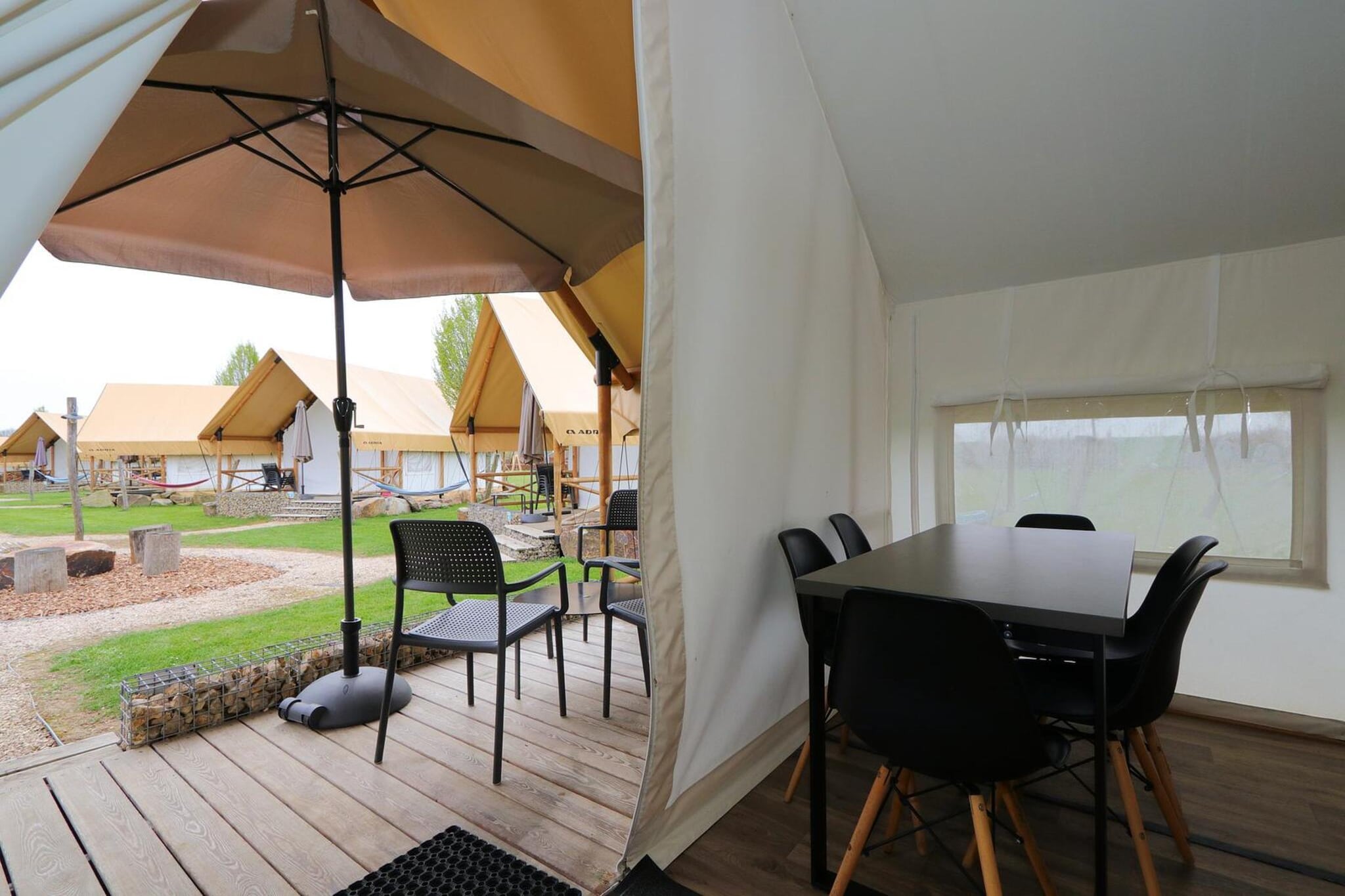 Glamping tent Luxury 42 - Eetkamer