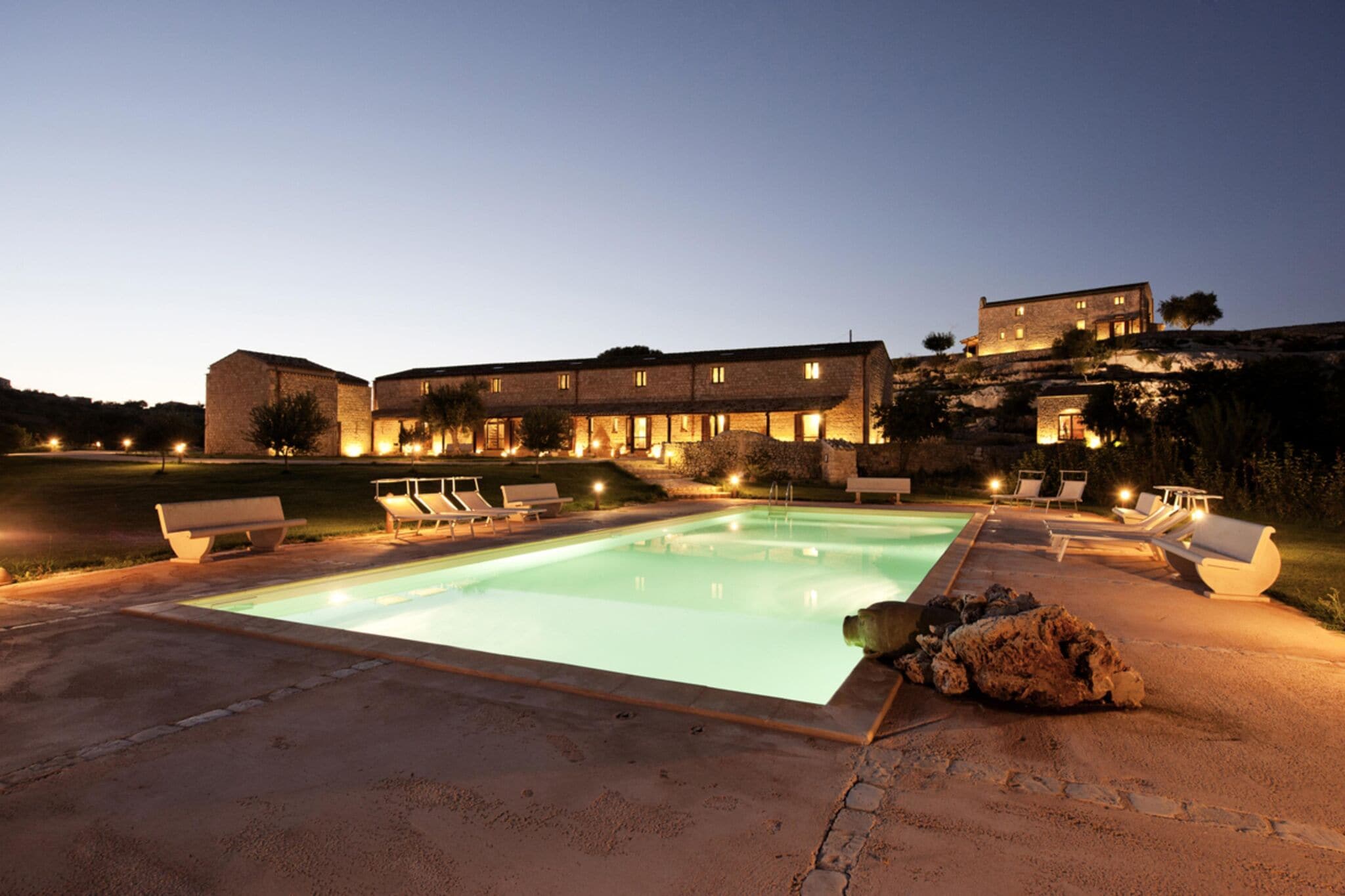 Majestueuse maison de vacances à Modica avec piscine partagée