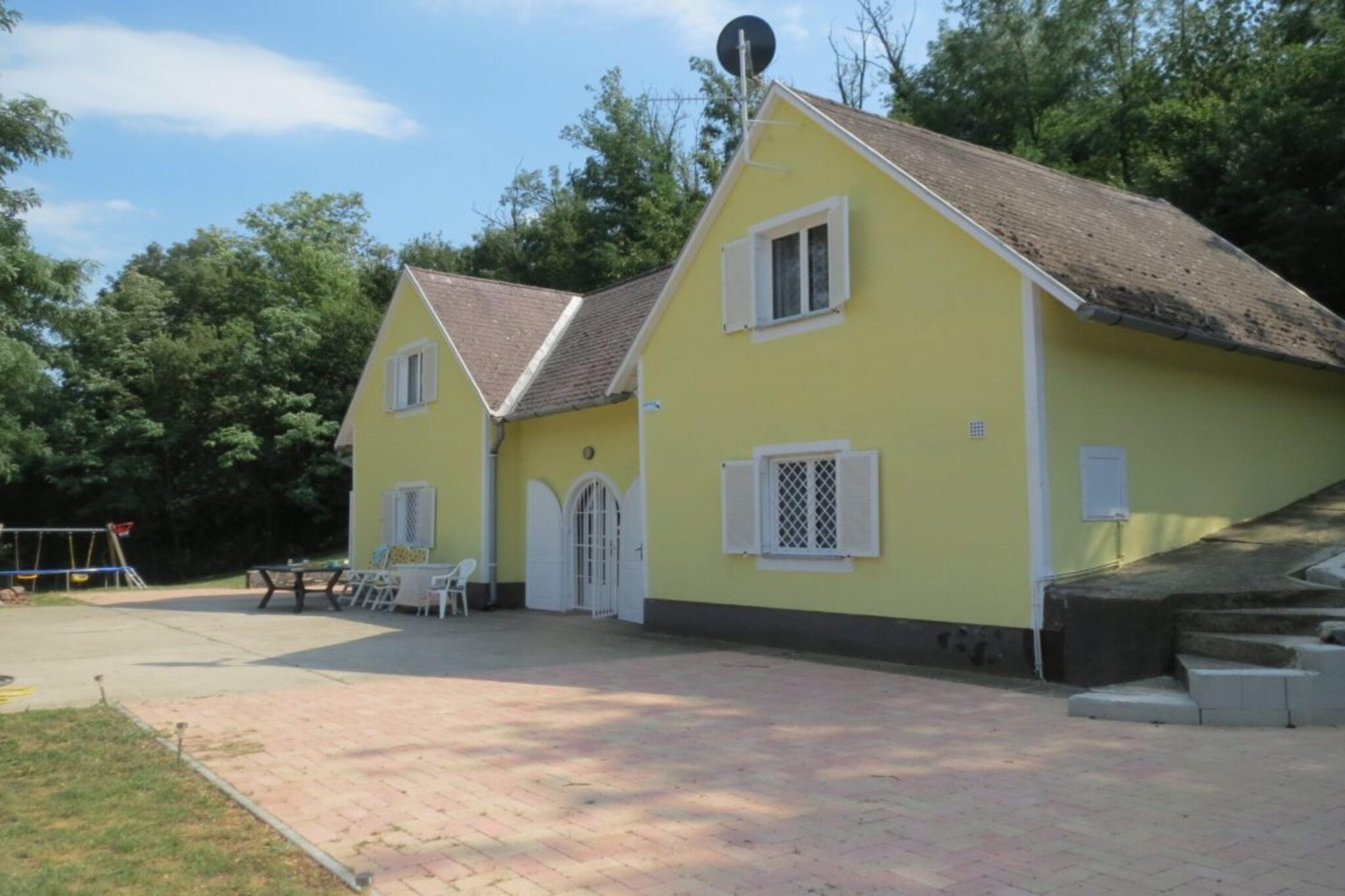 Holiday Home near Lake and Volcano Area